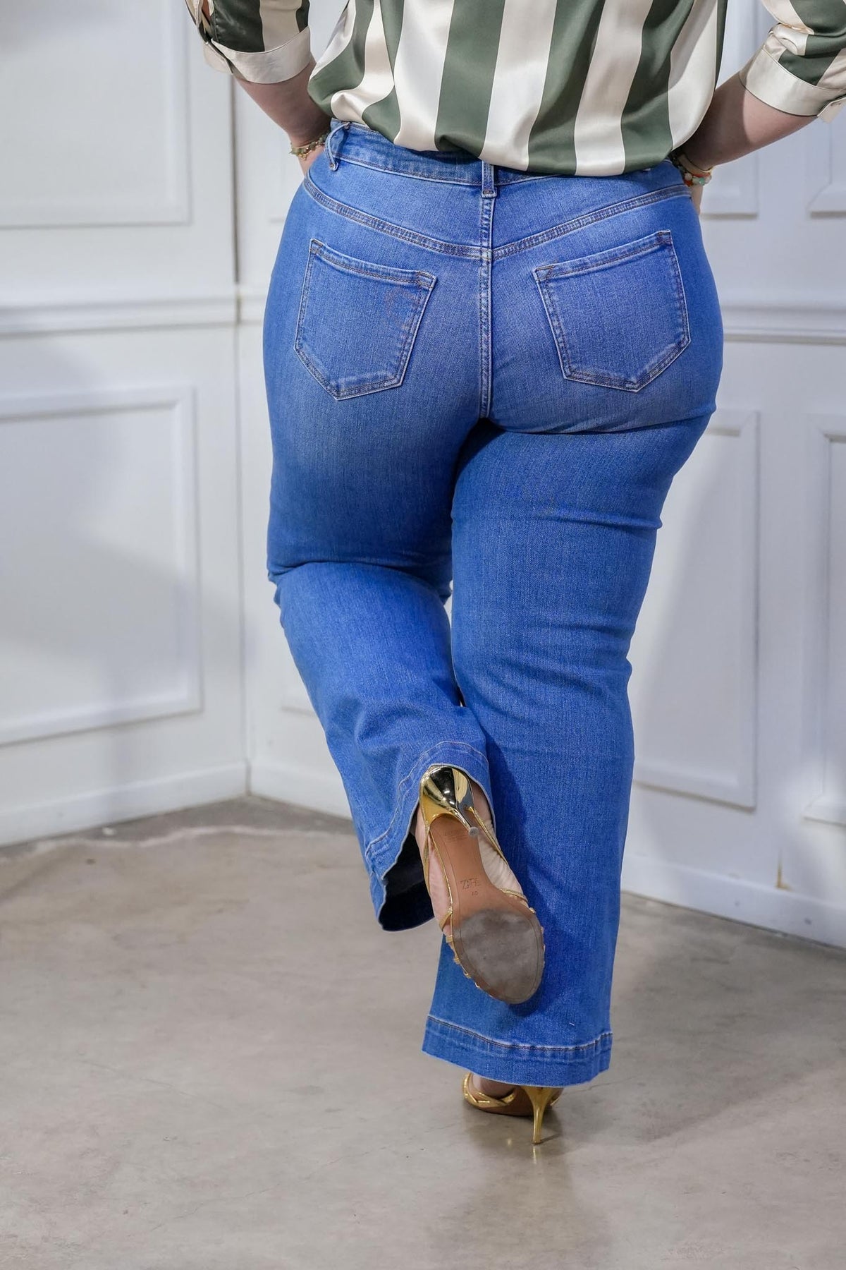 Jeans Curvy Campana Tiro Alto Azul Medio