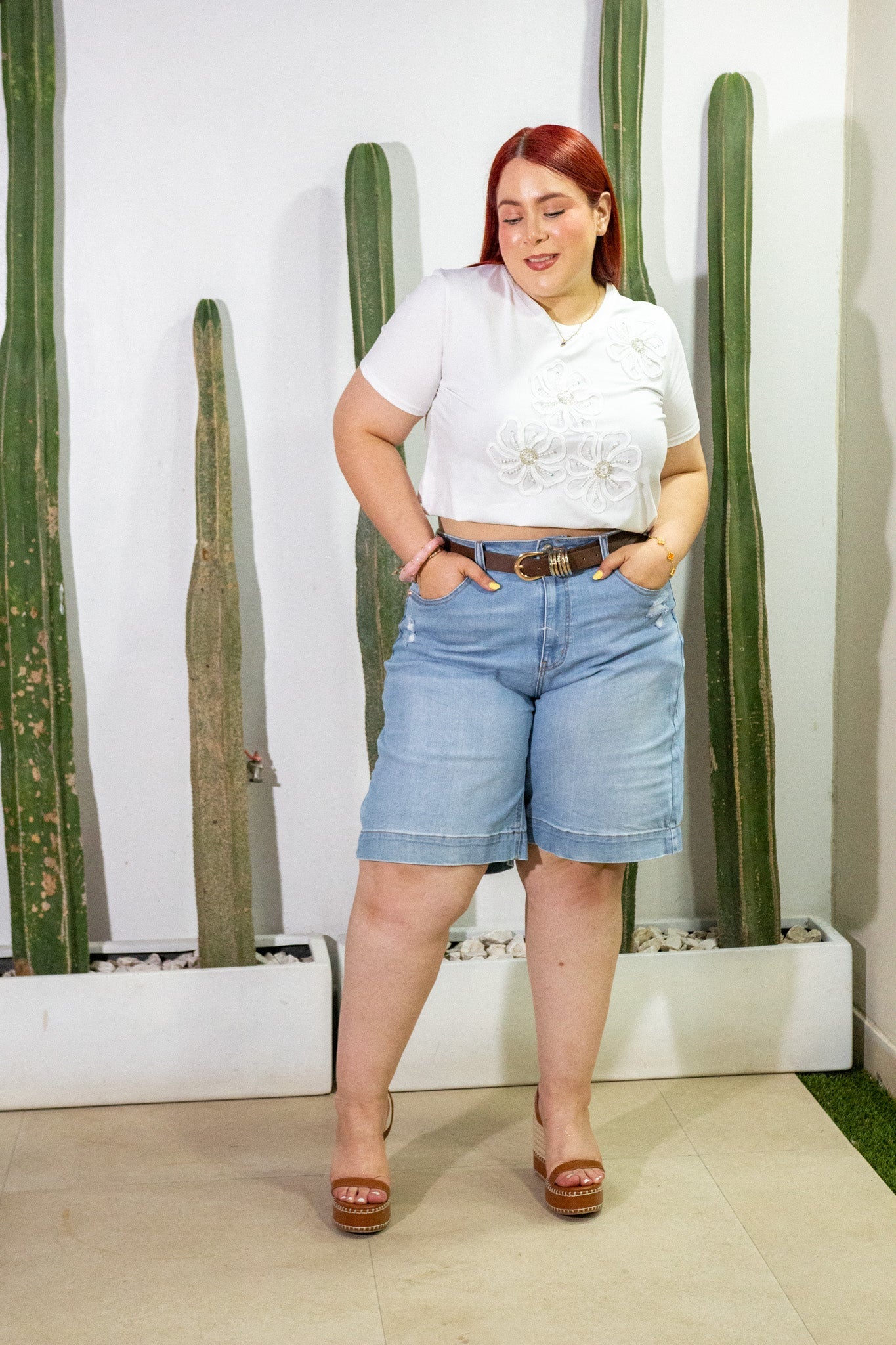 Short Bermuda Curvy Mezclilla Rasgada Cintura Alta Azul Claro