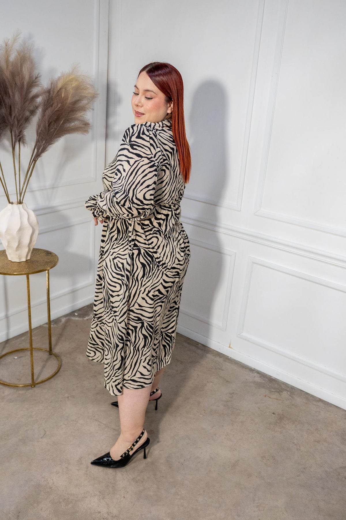 Vestido Curvy Midi Escote V Print Cebra Beige