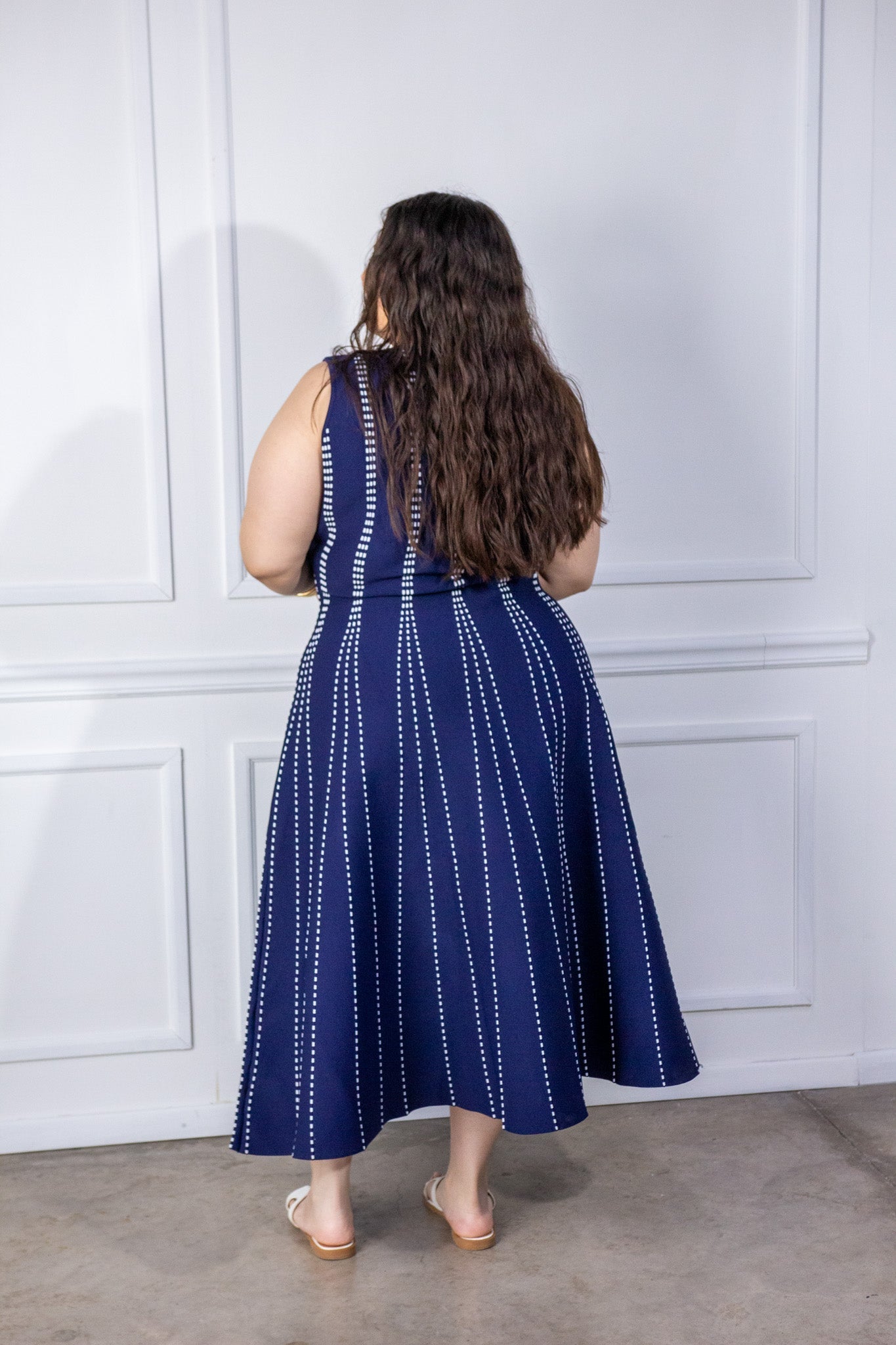 Maxi Vestido Curvy Pespunte Vertical Sin Mangas Navy
