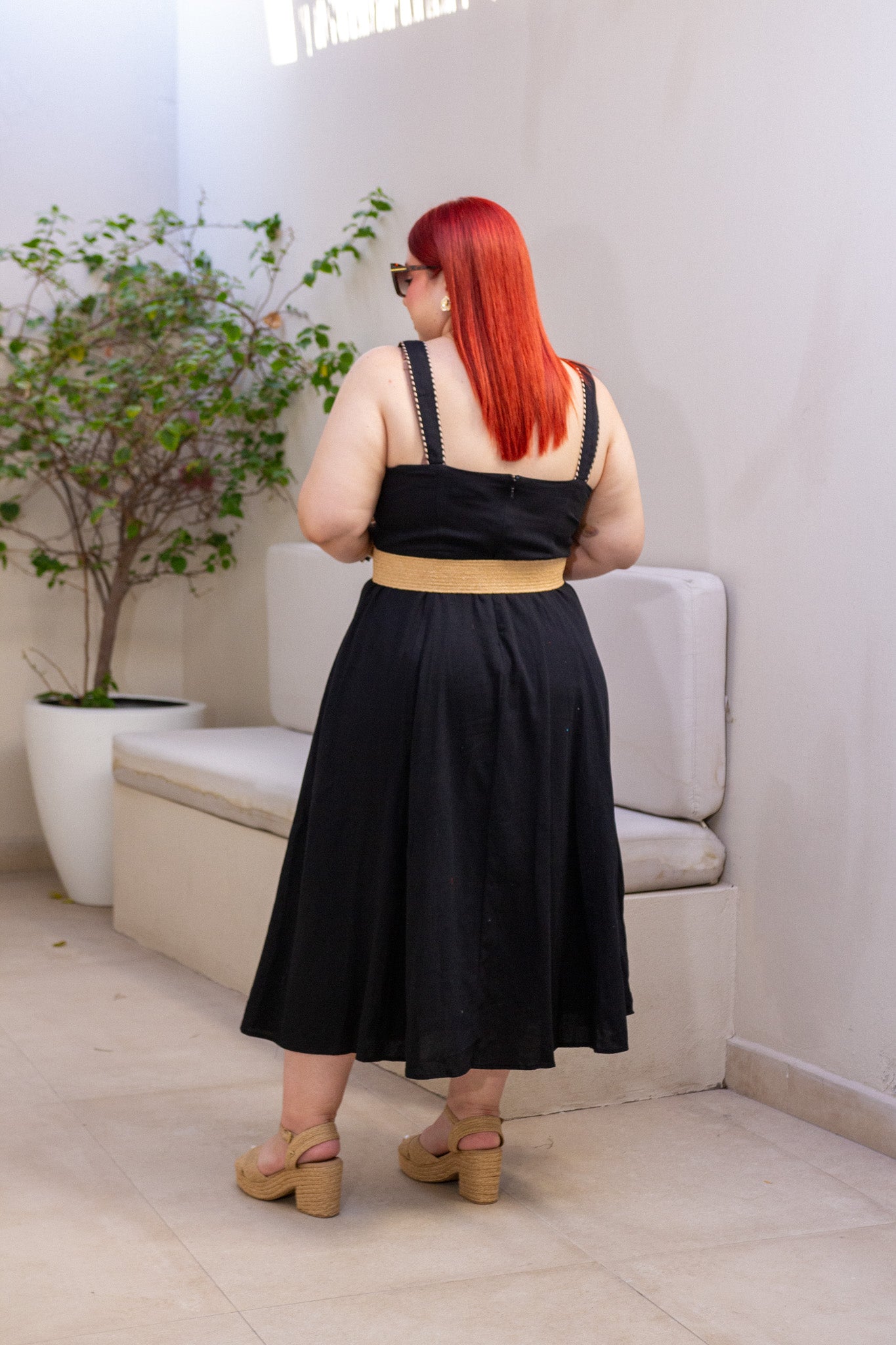 Maxi Vestido Curvy Tirantes Botones Dorados Sweetheart Negro