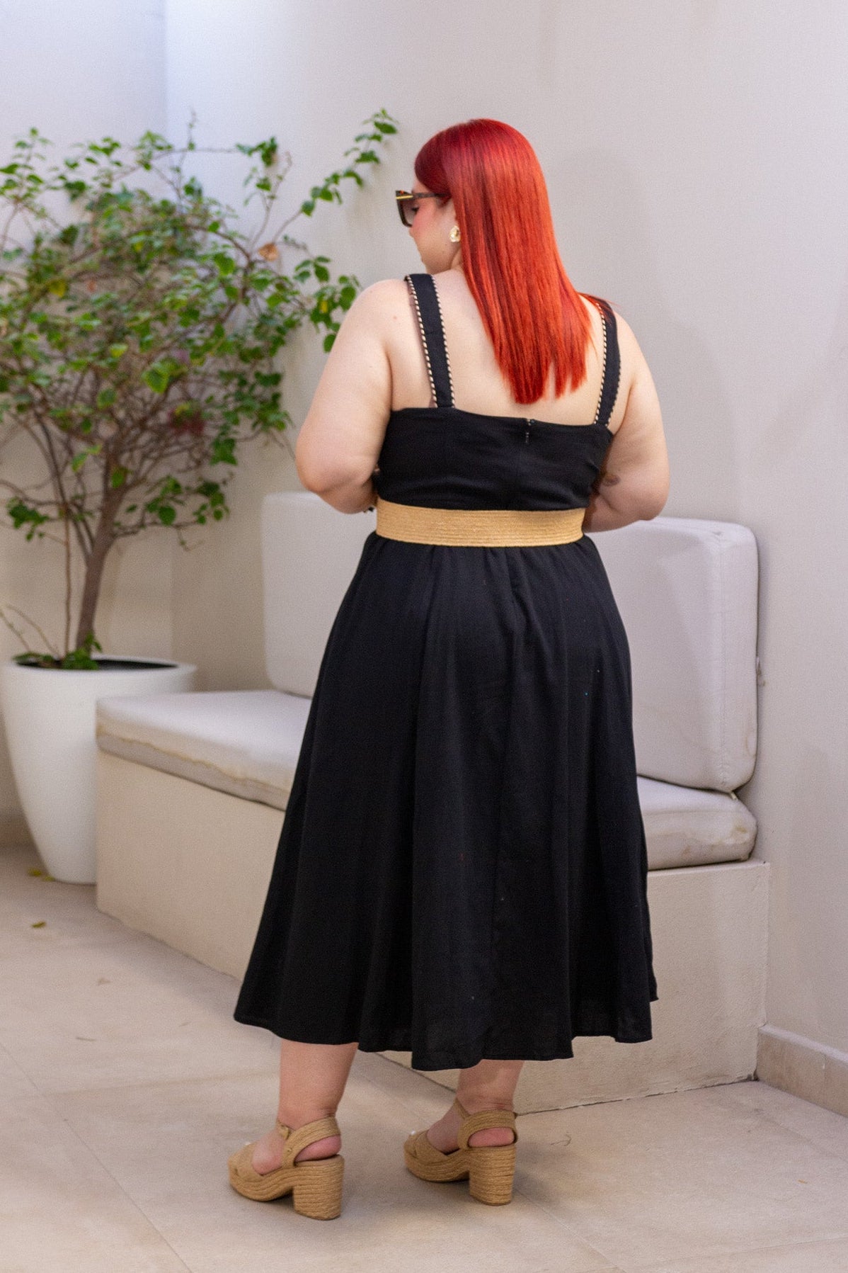 Maxi Vestido Curvy Tirantes Botones Dorados Sweetheart Negro