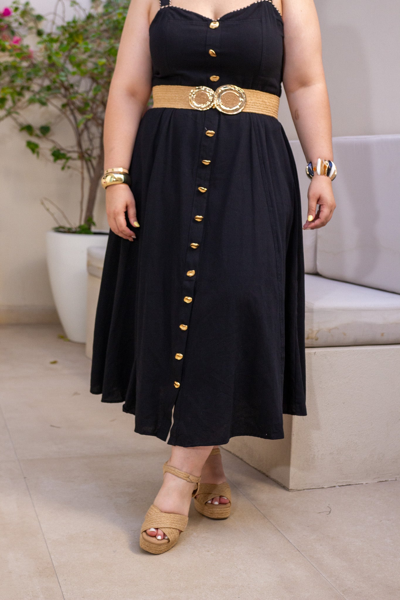 Maxi Vestido Curvy Tirantes Botones Dorados Sweetheart Negro