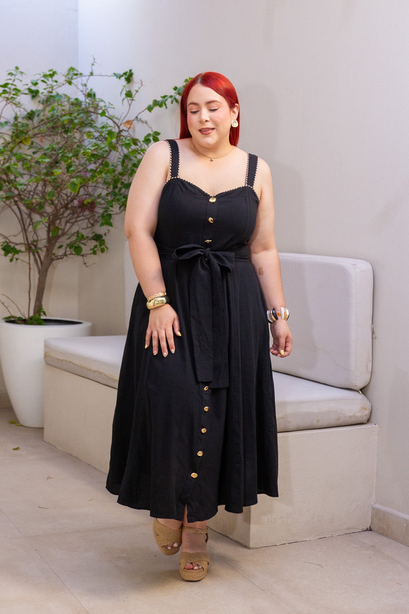 Maxi Vestido Curvy Tirantes Botones Dorados Sweetheart Negro