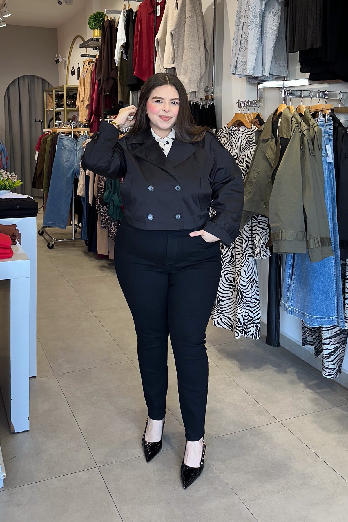 Chaqueta Crop Curvy Doble Botonadura Negra