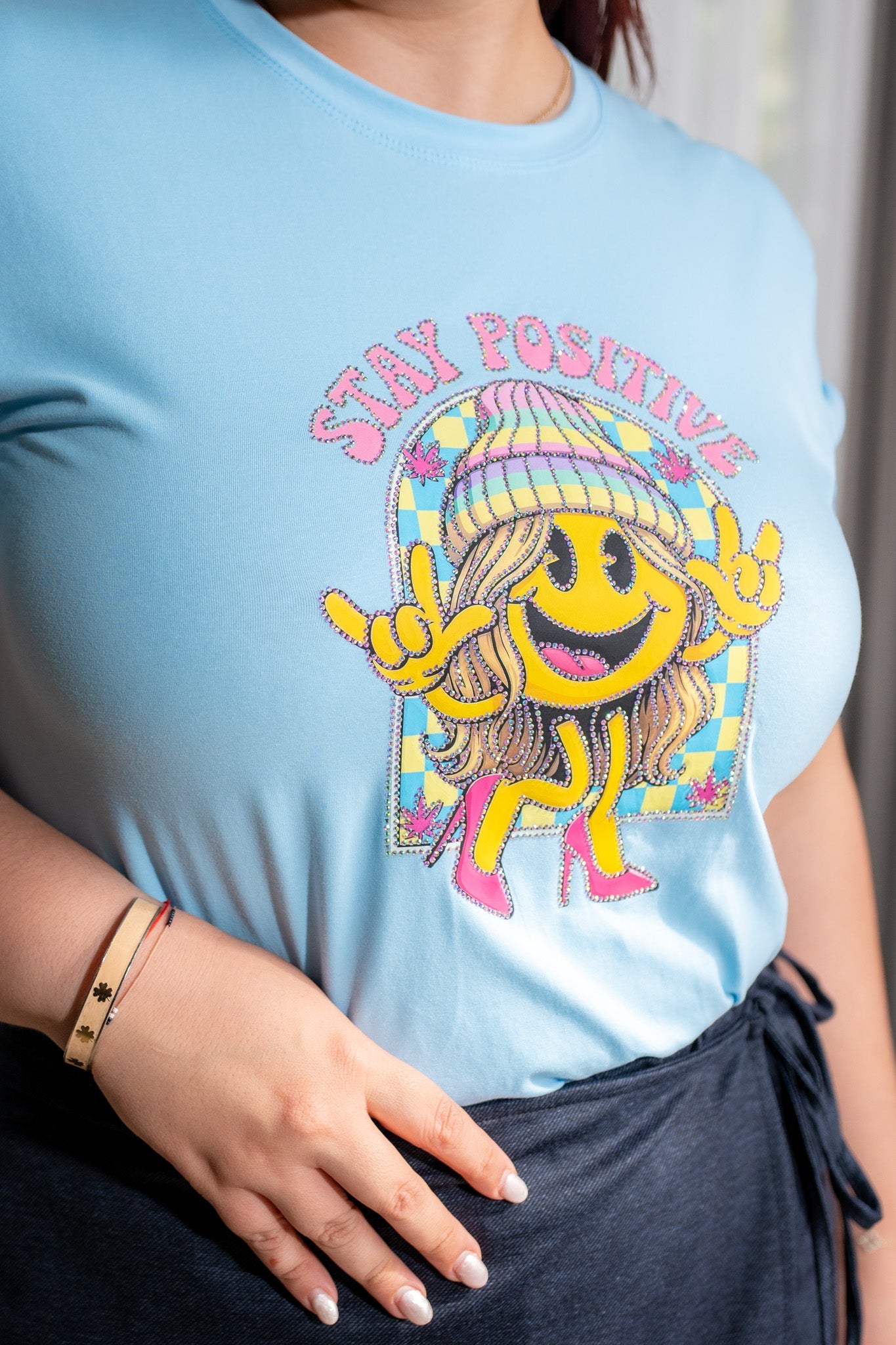 Playera Curvy Estampada Stay Positive Azul