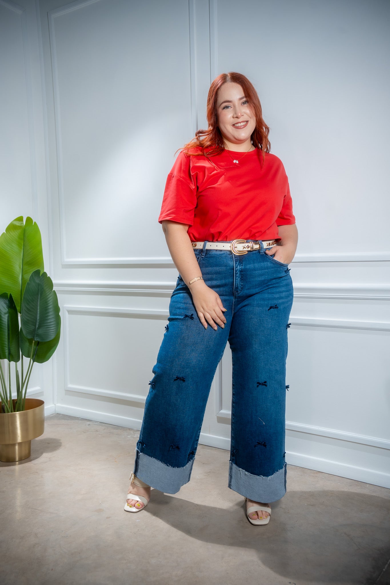 Jeans recto crop c/moños osc
