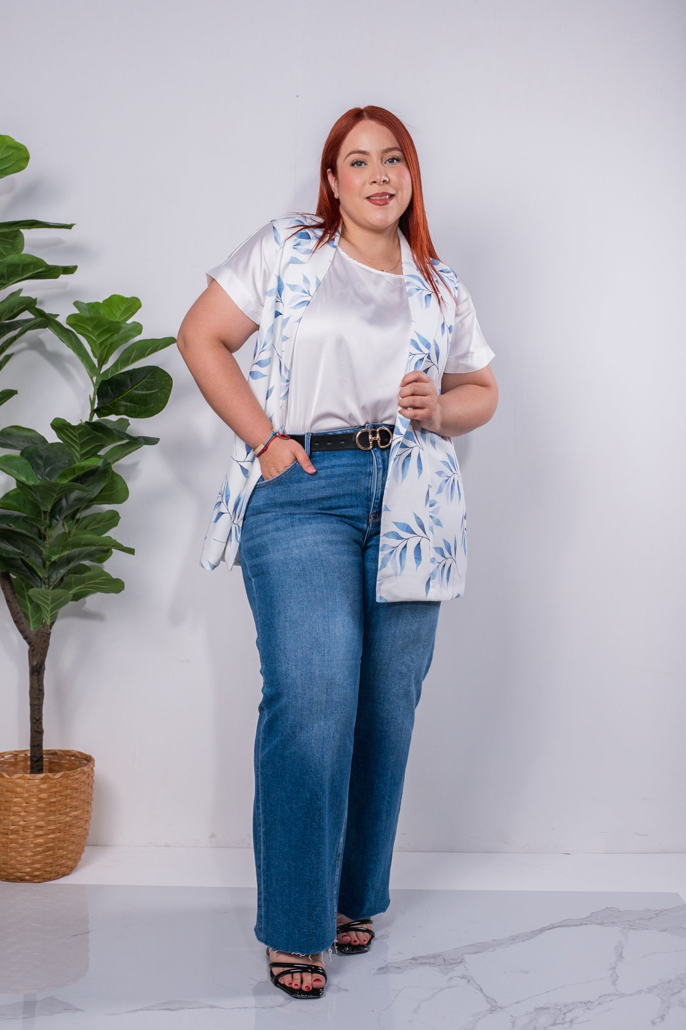 Dark cropped straight jeans