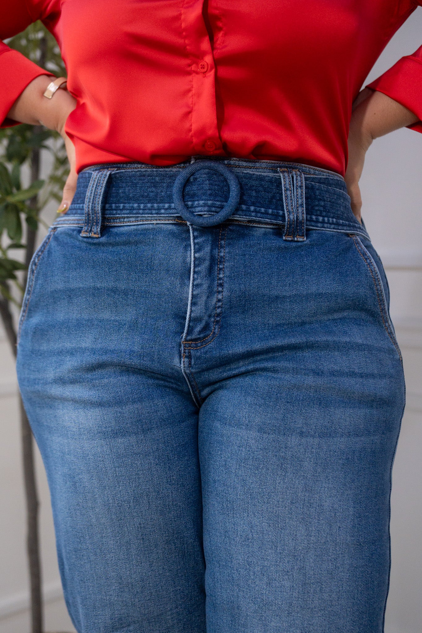 Jeans recto c/cinto osc