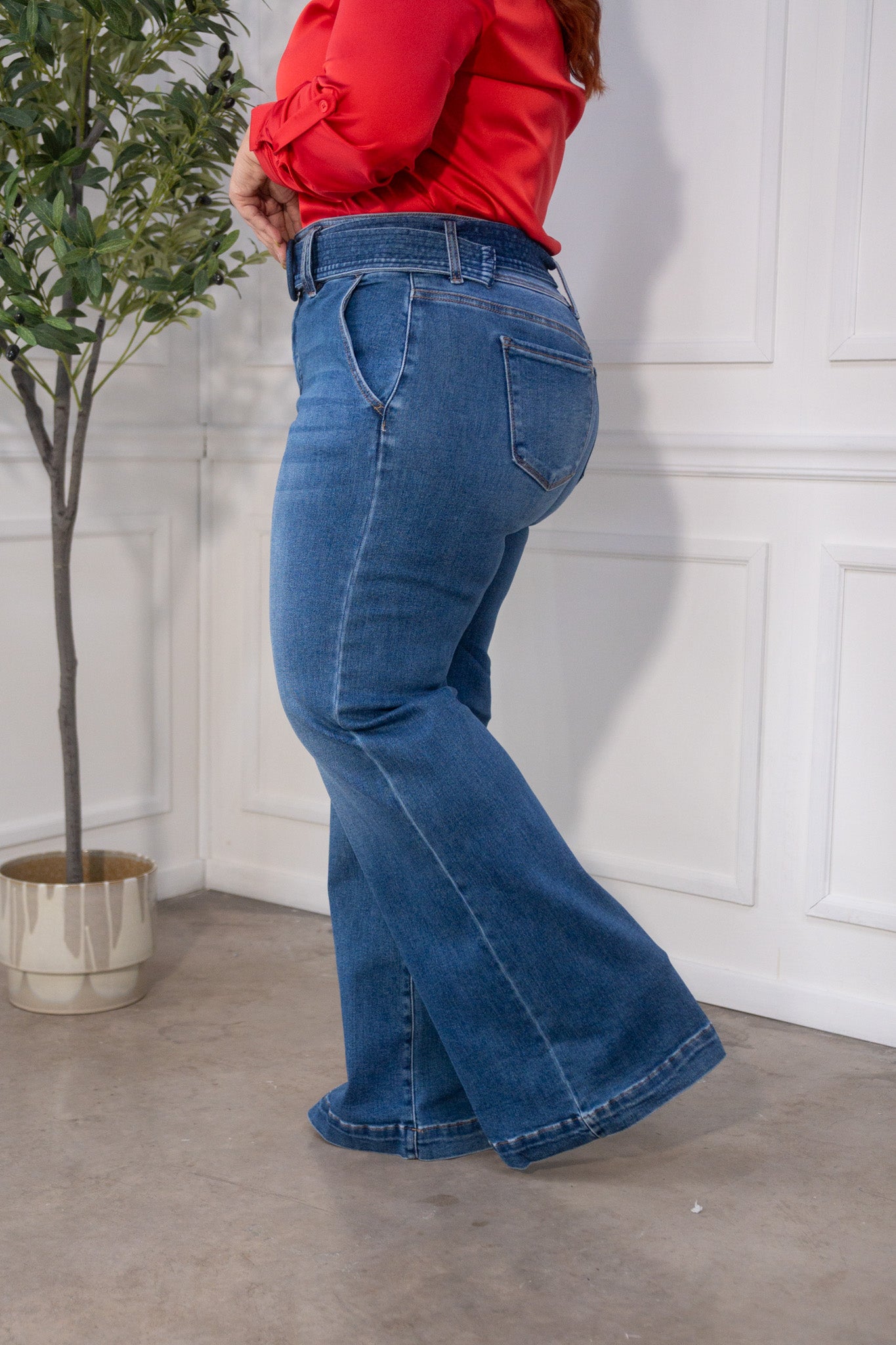 Jeans recto c/cinto osc