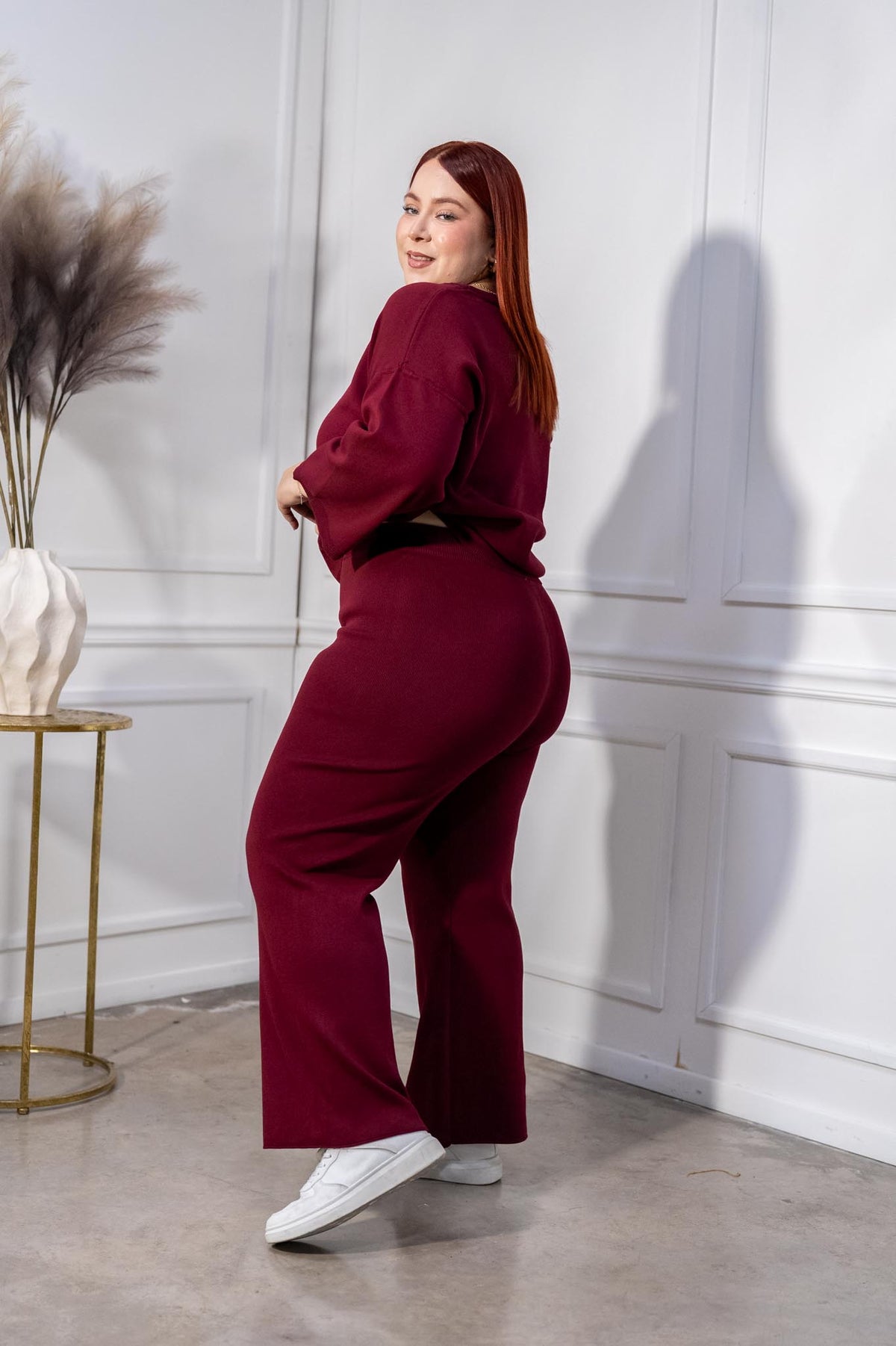Set Curvy Punto Suéter y Pantalón Acampanado Tinto