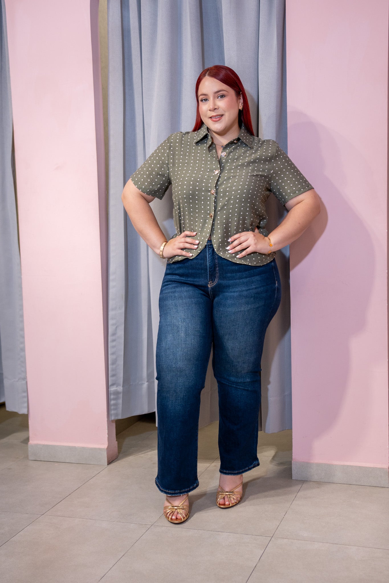 Camisa Curvy con Cuello Camisero Polka Dots Manga Corta Olivo