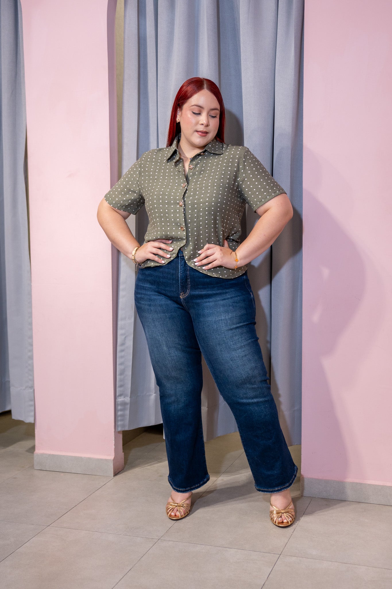 Camisa Curvy con Cuello Camisero Polka Dots Manga Corta Olivo