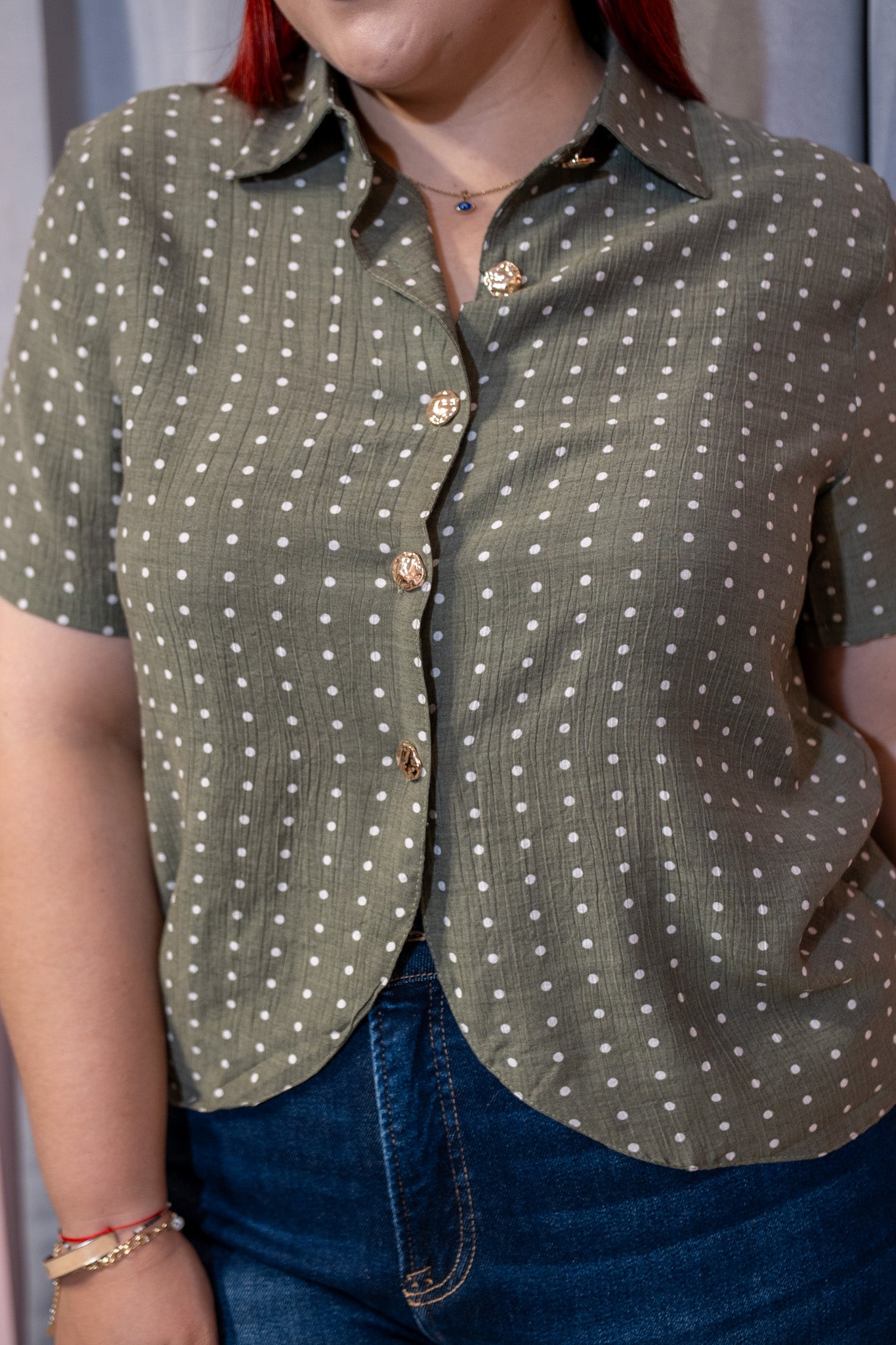 Camisa Curvy con Cuello Camisero Polka Dots Manga Corta Olivo