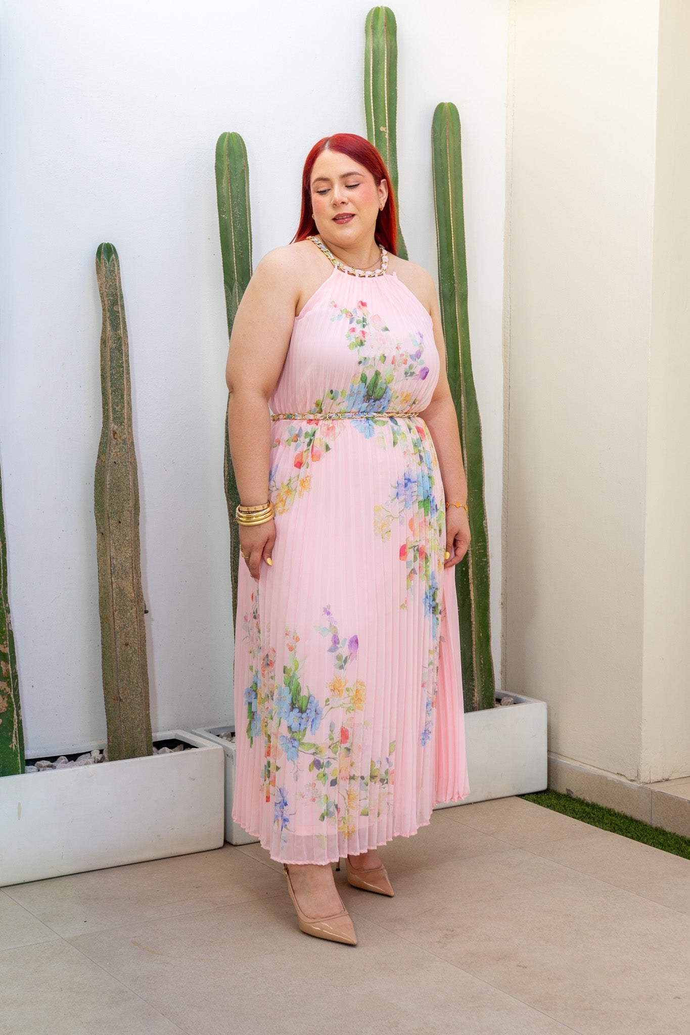 Maxi Vestido Curvy Plisado Rosa vista frontal