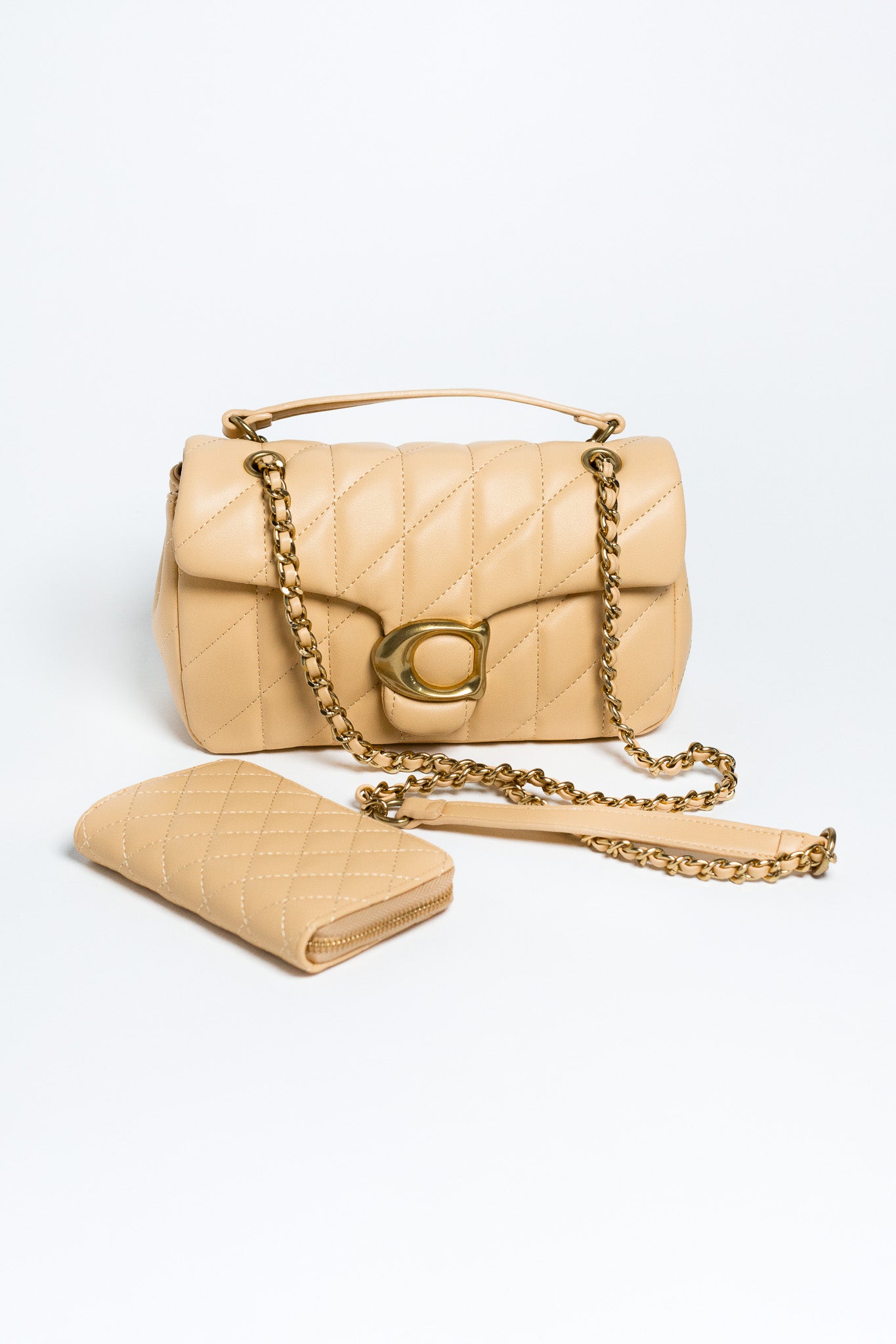 Bolsa Capitoneada Amarillo Pastel con Cartera y Cadena Dorada