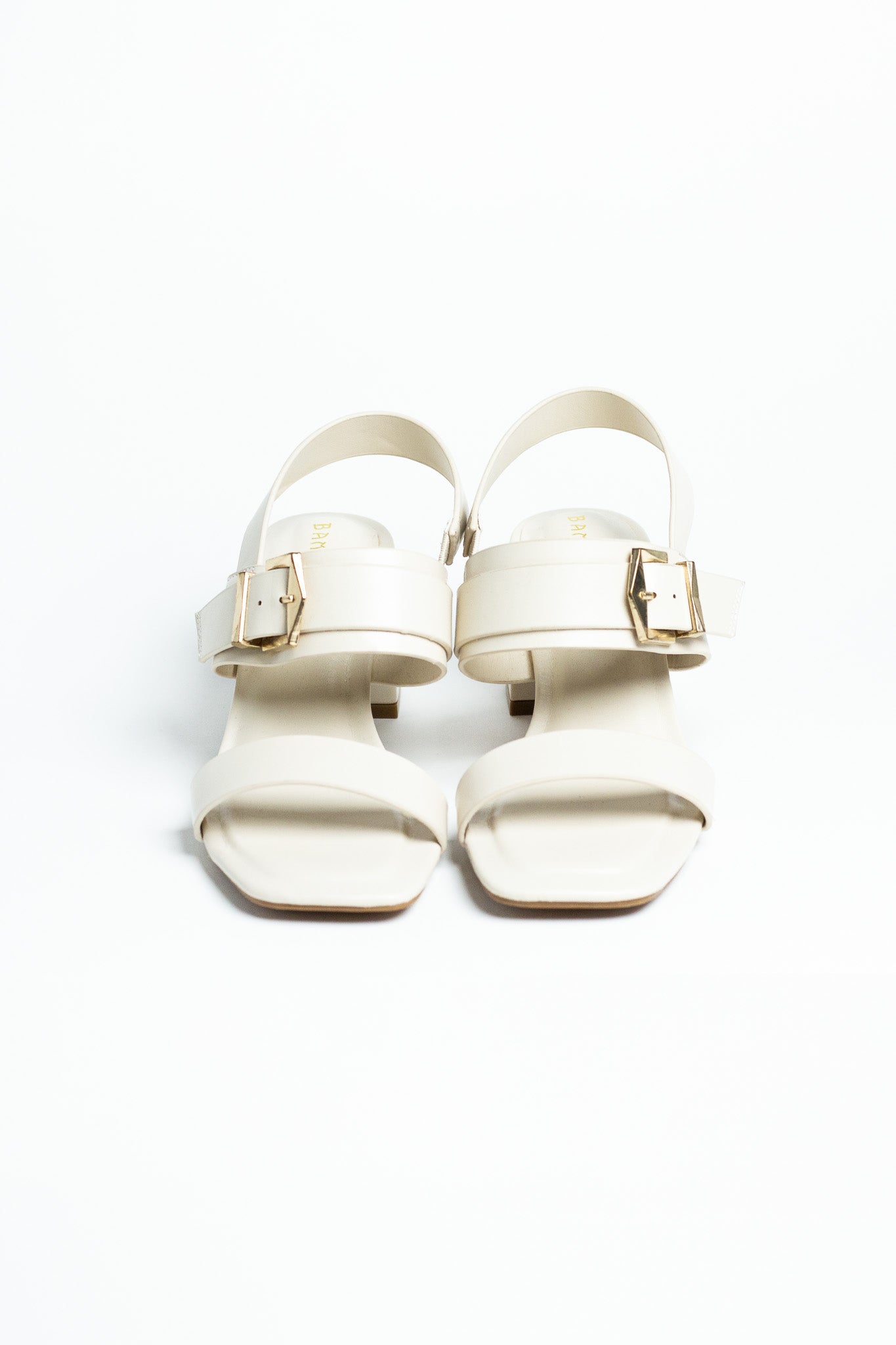 Zapatilla tiras hebilla blanca para mujer