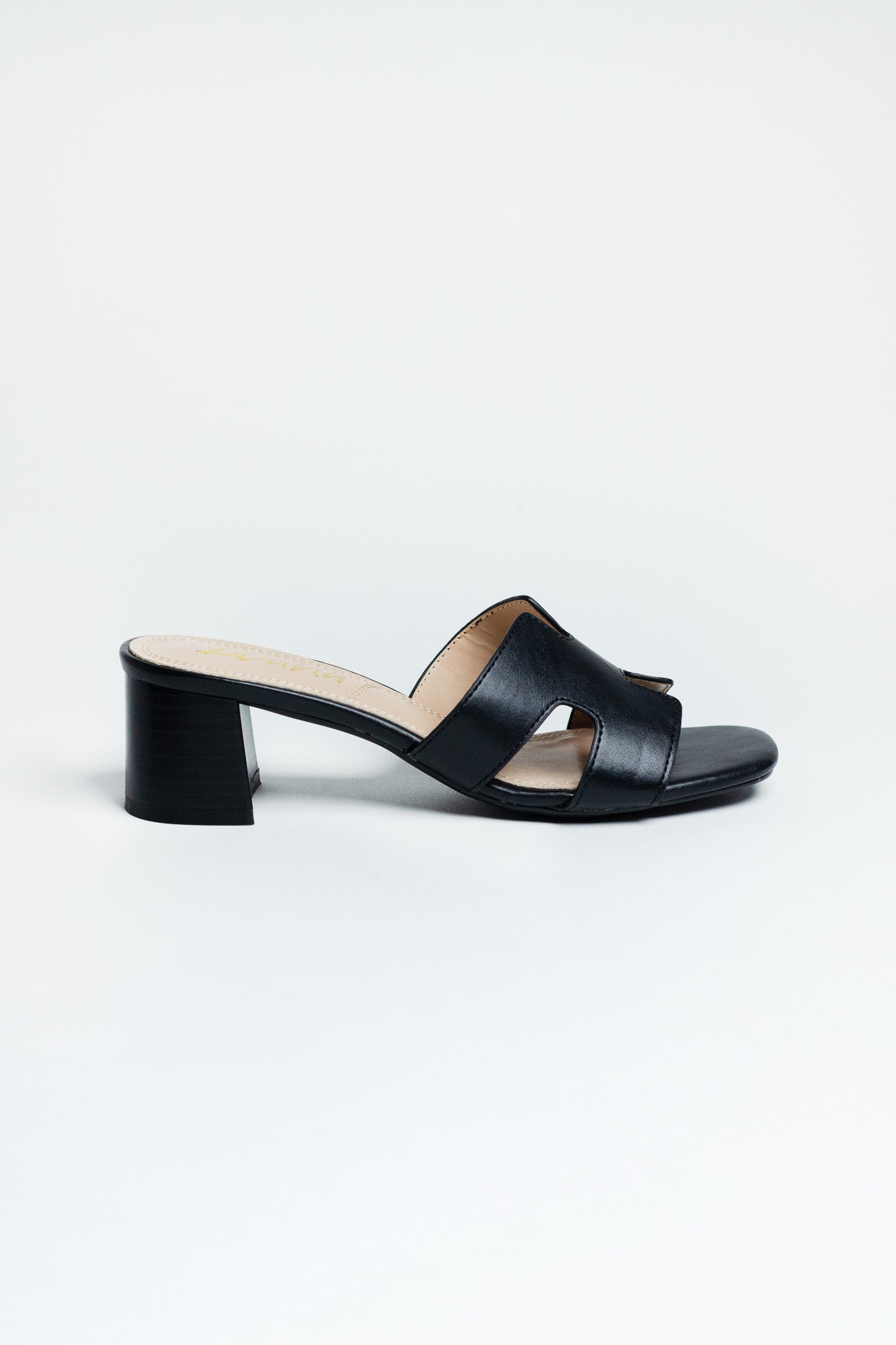 Zapatilla tipo hermes negra