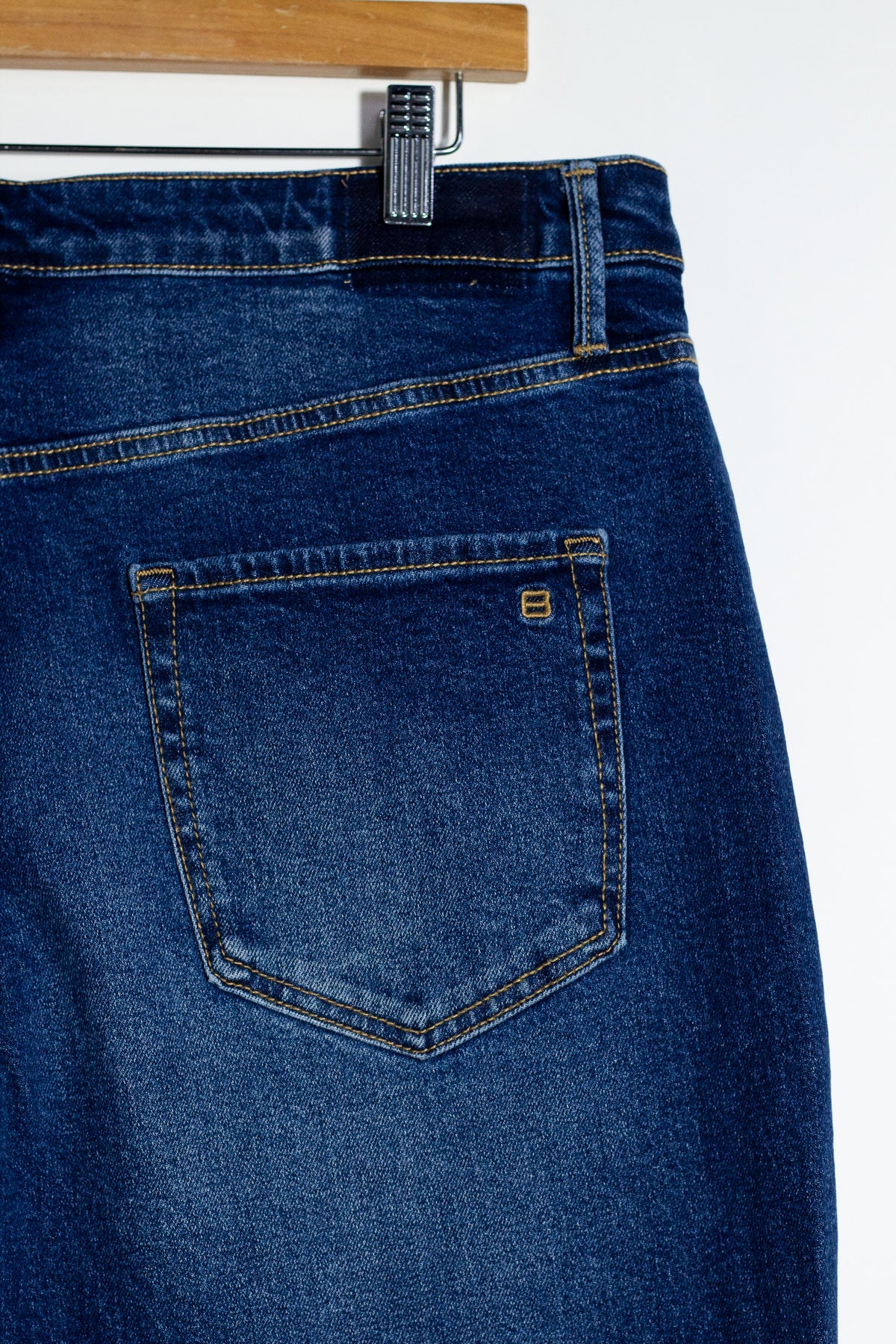 Jeans Crop Liso Curvy Oscuro