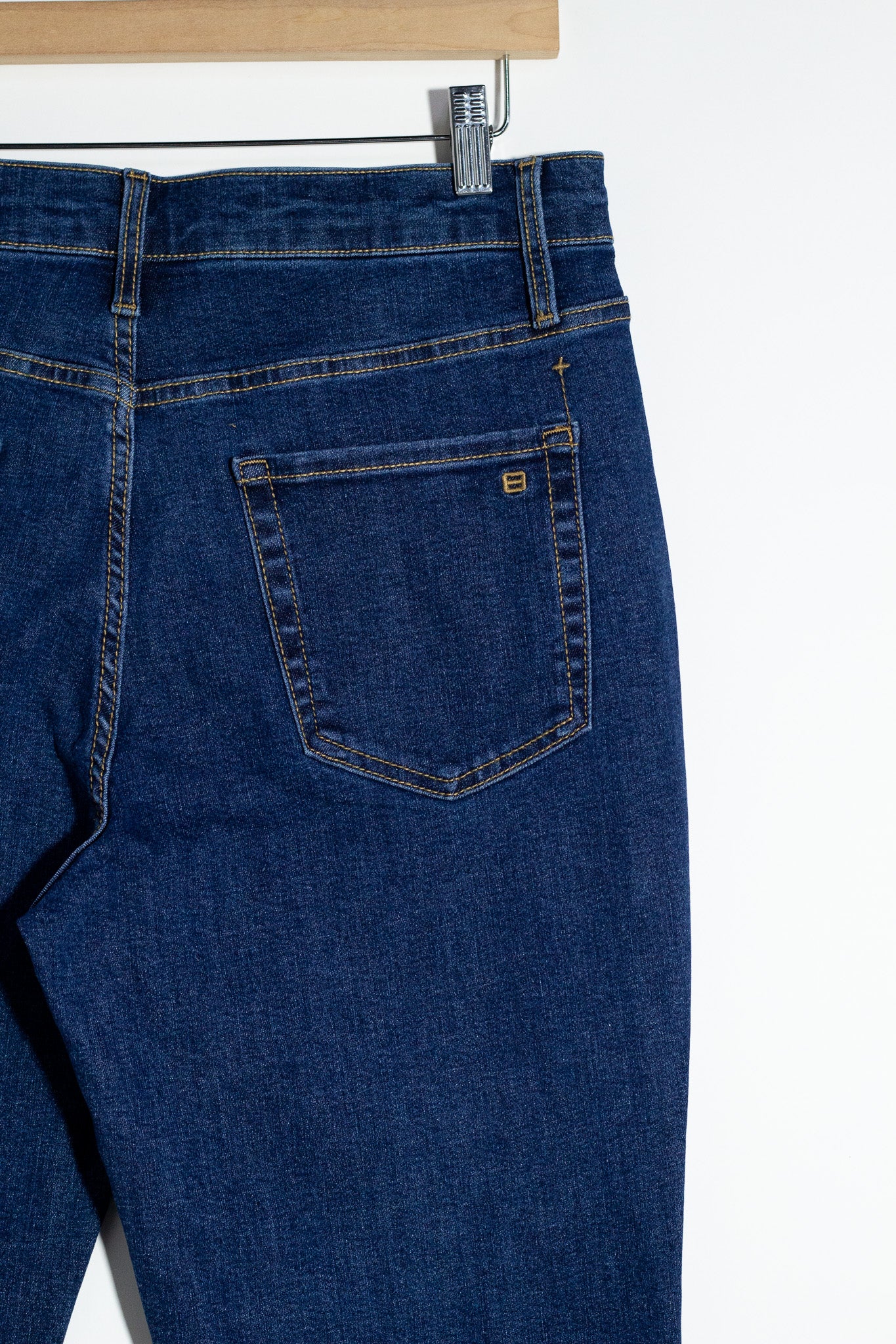 Jeans Flare Liso Curvy Oscuro