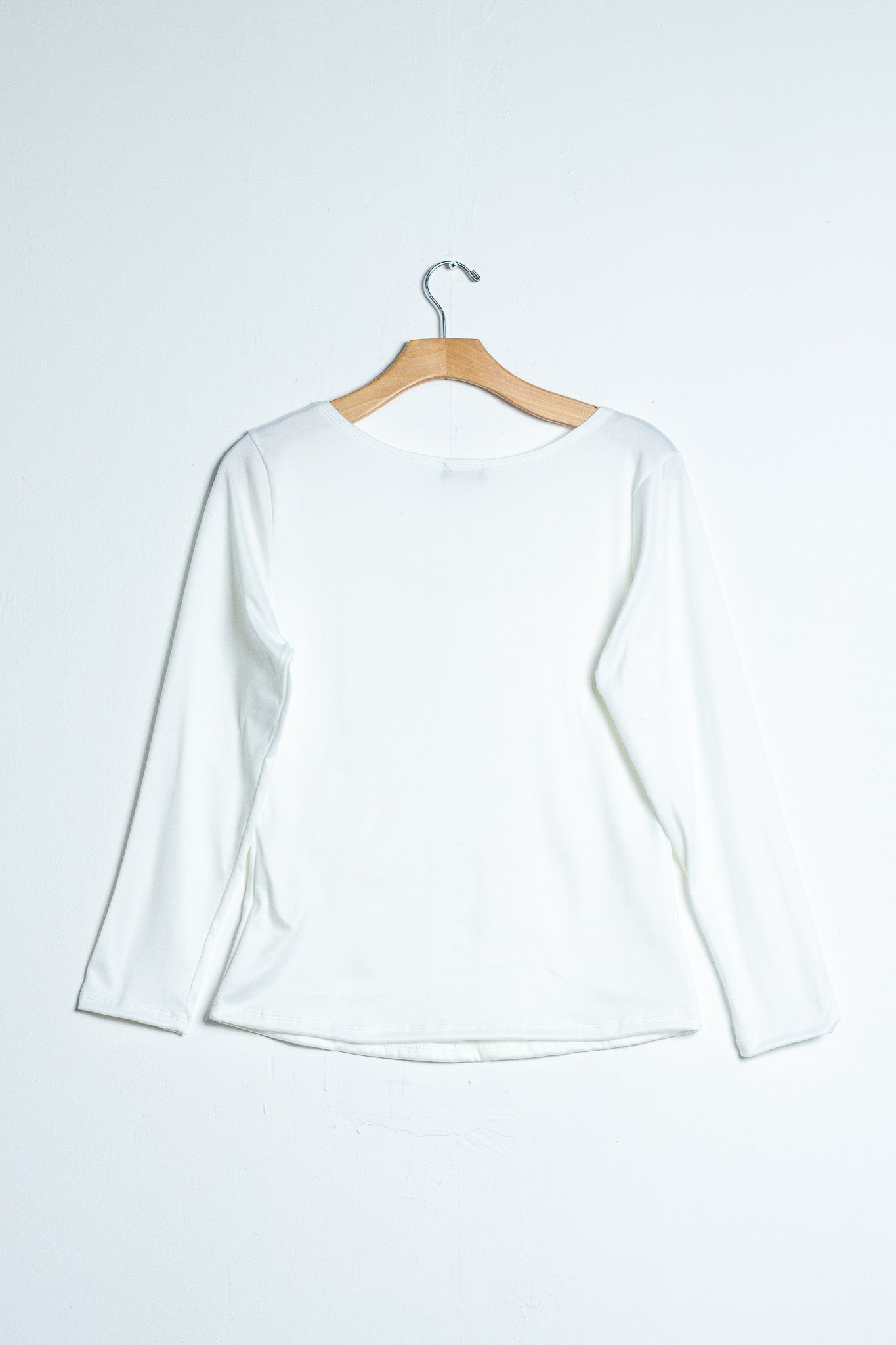 plain long-sleeved basic blouse