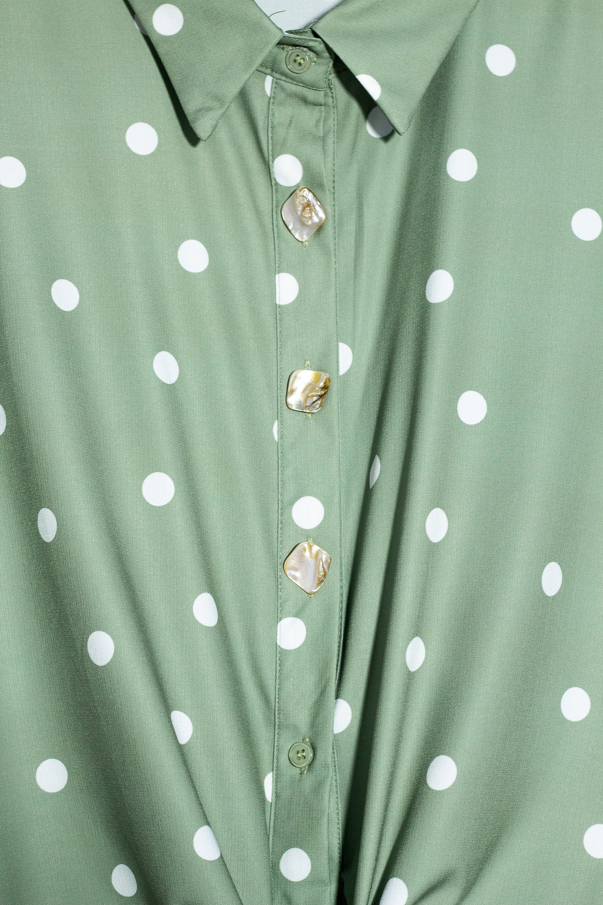 Camisa con lazo polka sage