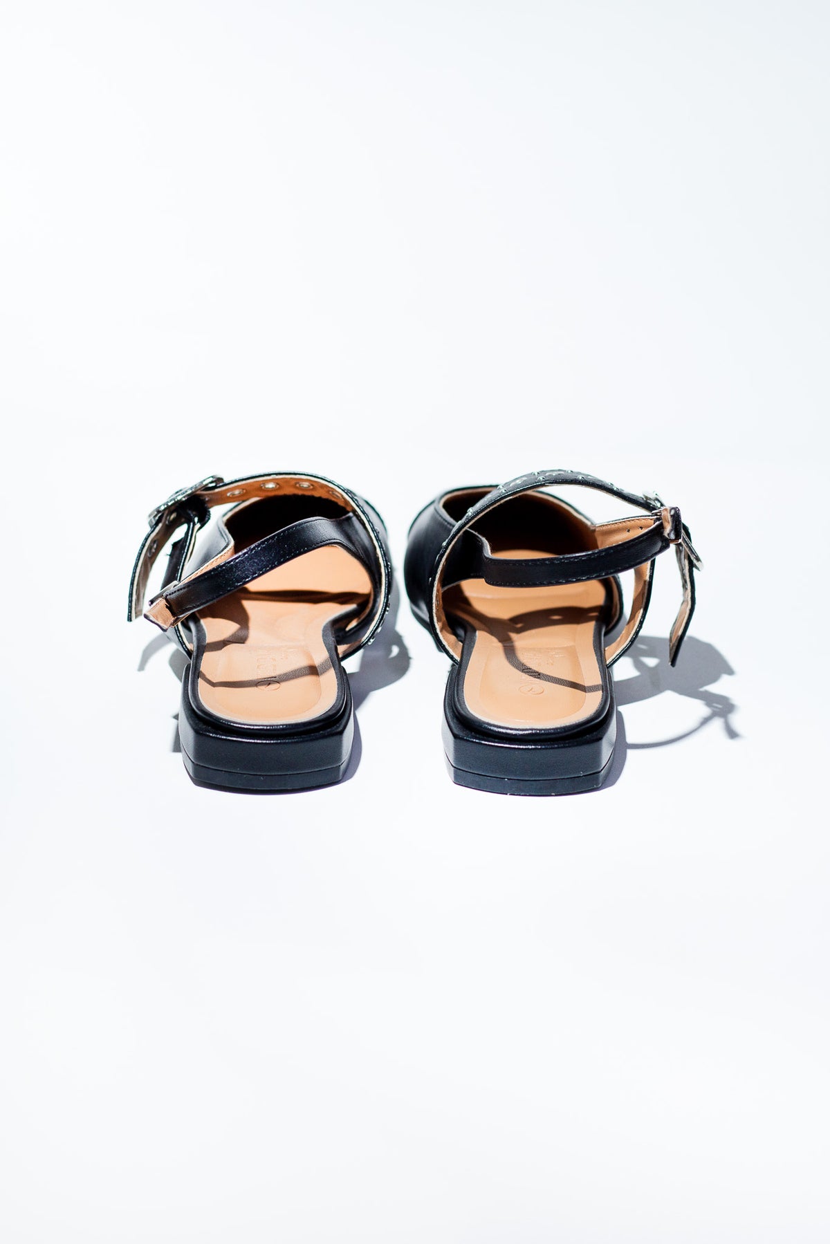 Flats hebilla estoperoles negro