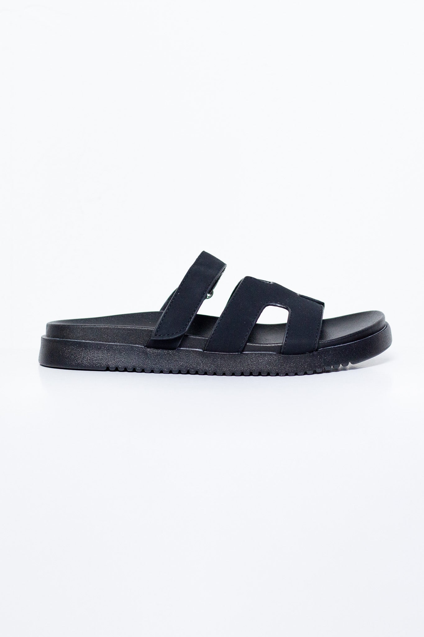 Sandalia Estilo H Negra Plus-Friendly Clásica Atemporal