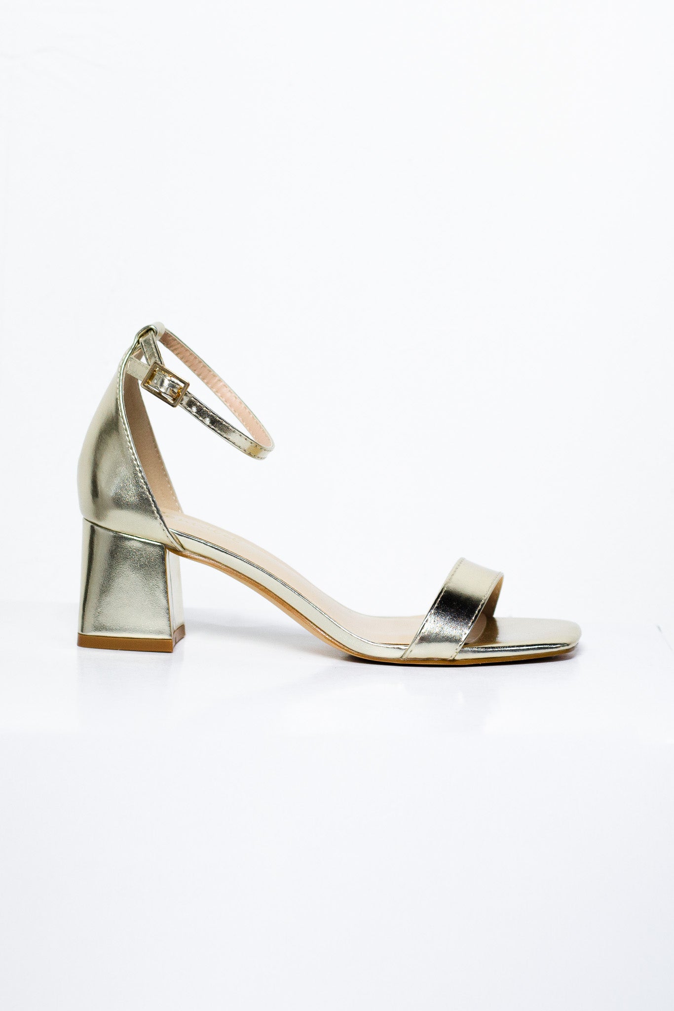 Zapatillas Curvy Doradas Tacón Grueso Cómodas Para Eventos