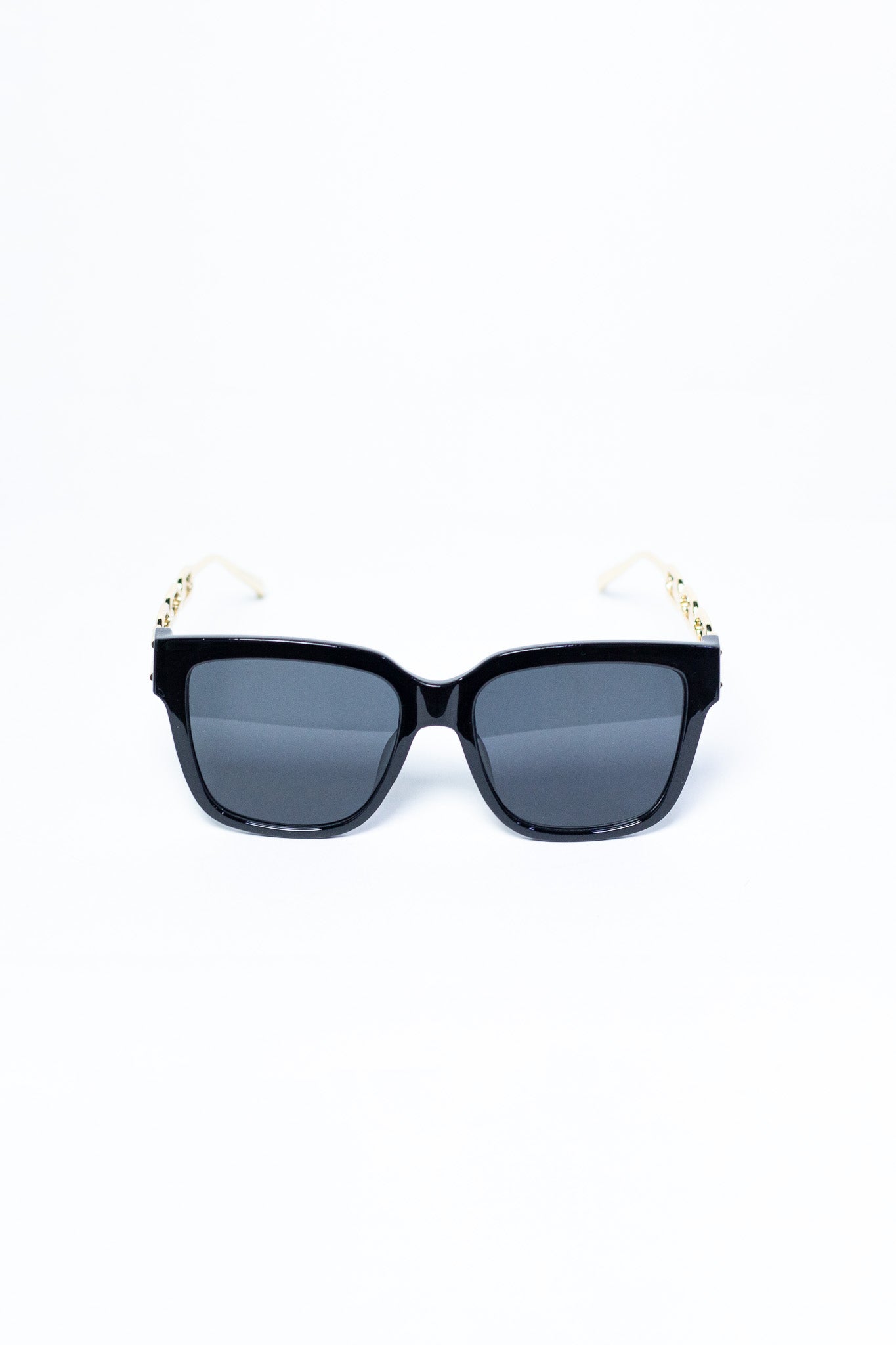Lentes Sol Curvy-Friendly negros con detalles de cadena