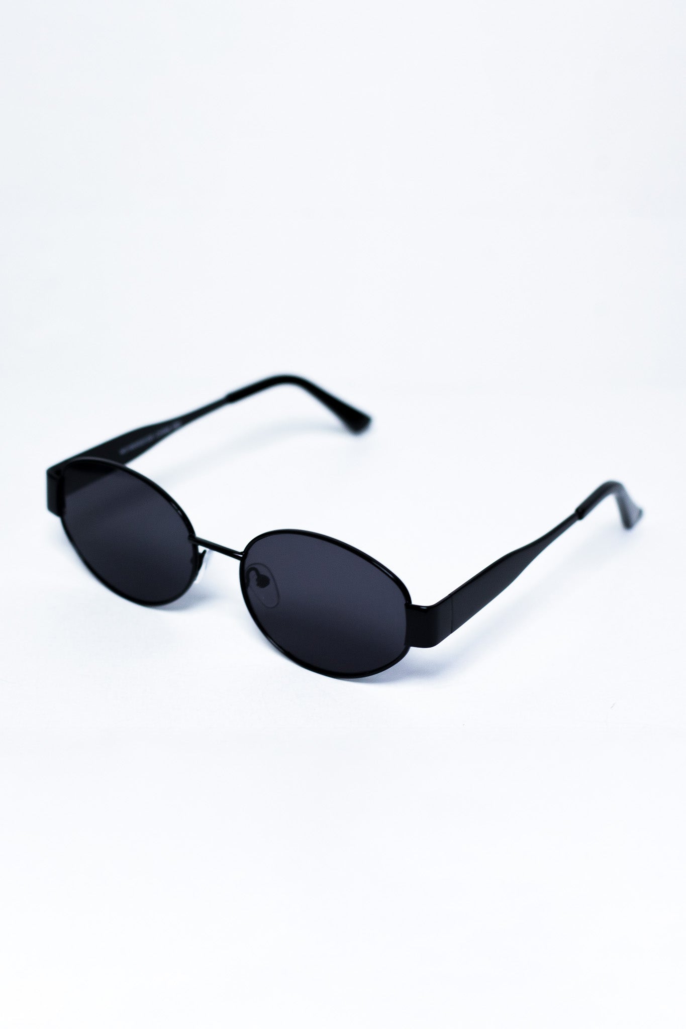 Lentes Sol Curvy-Friendly Classic Oval Black
