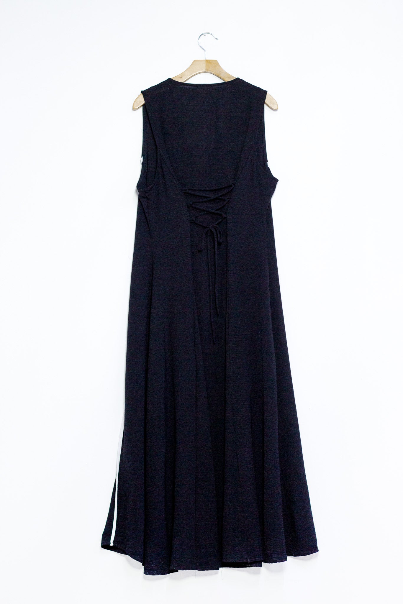 Maxi vestido c/pines negro