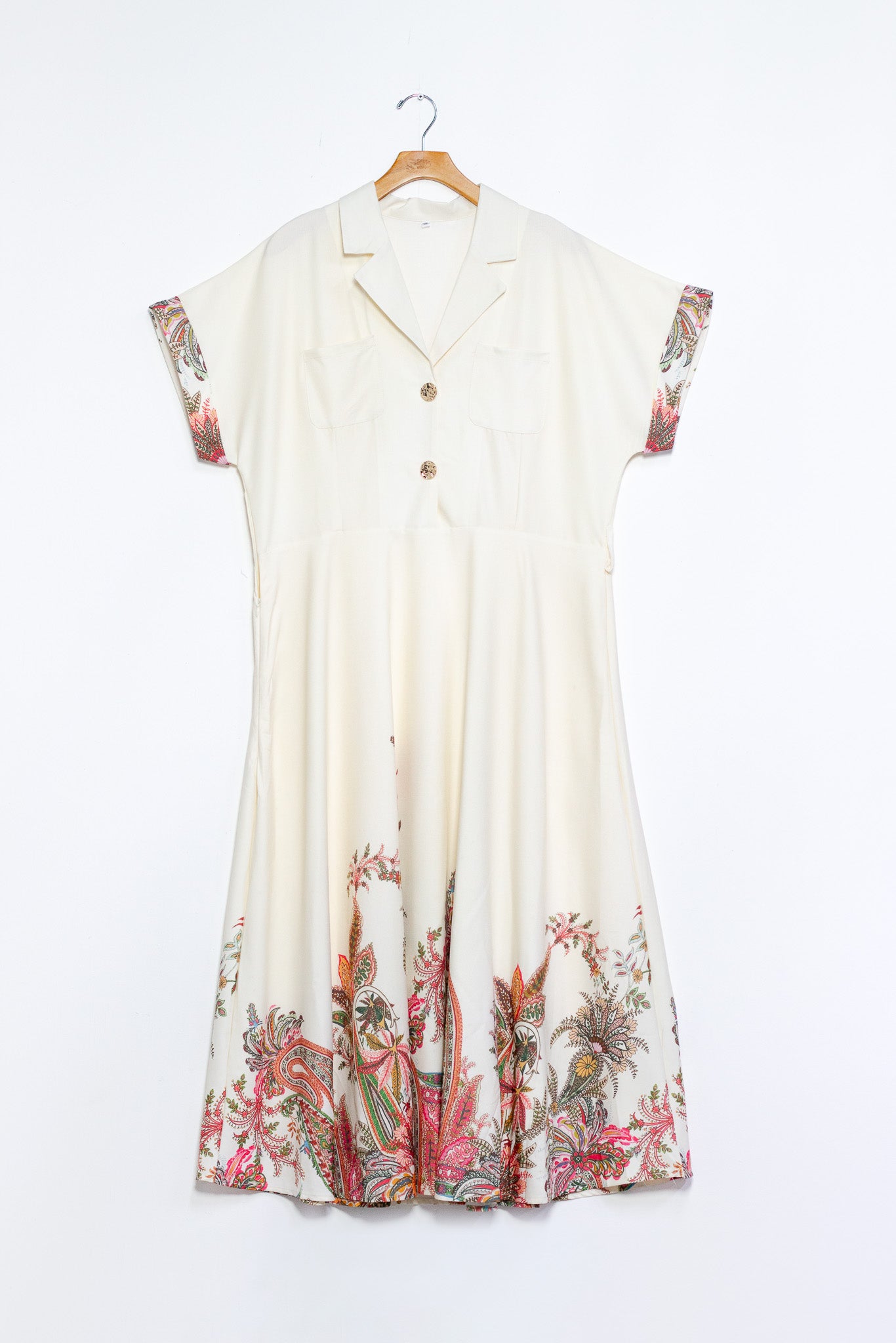 Maxi Vestido Curvy Detalles con Cinto Beige Define Cintura