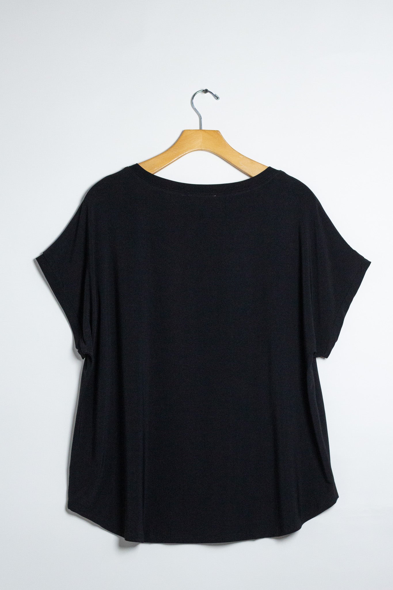 Blusa Curvy Licra Cuello Redondo Manga Corta Negro Atemporal