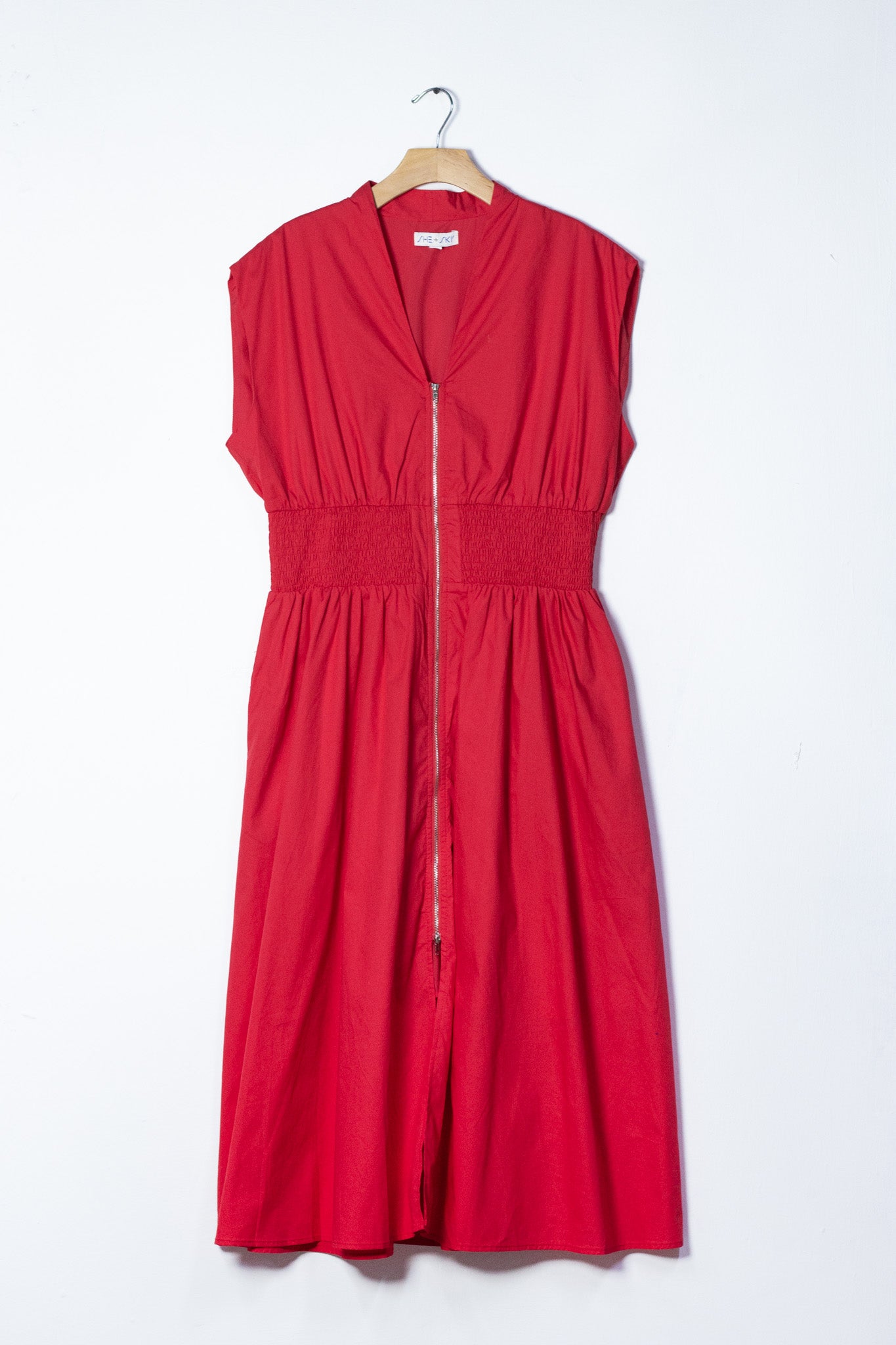 Vestido largo con ziper rojo