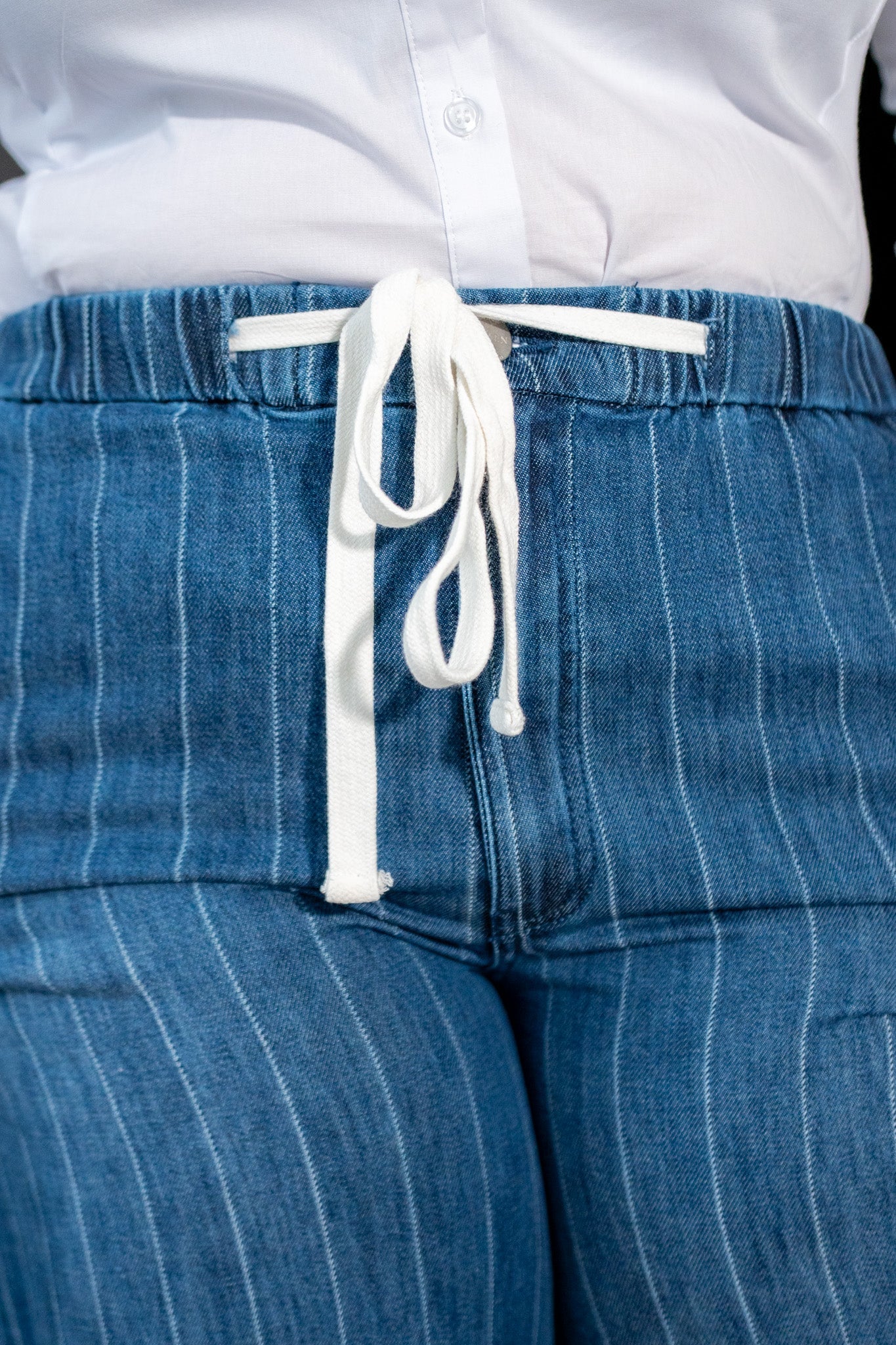 Jeans Curvy Recto Wide Leg con Lineas Oscuro