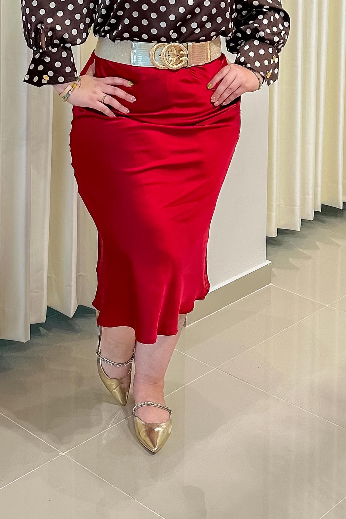 Falda Curvy Midi Satín Lisa Roja