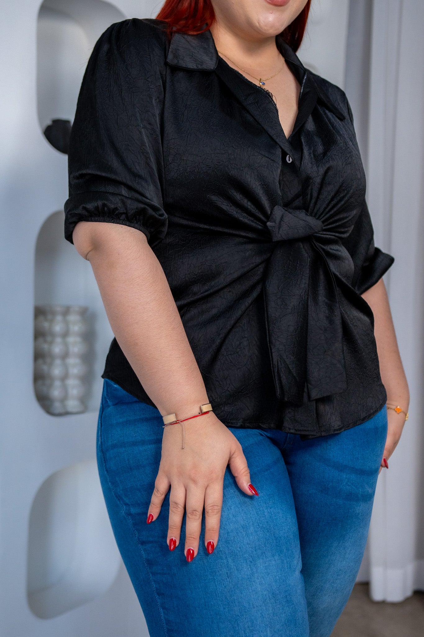 Blusa Curvy Satinada Lazo Frontal Negra