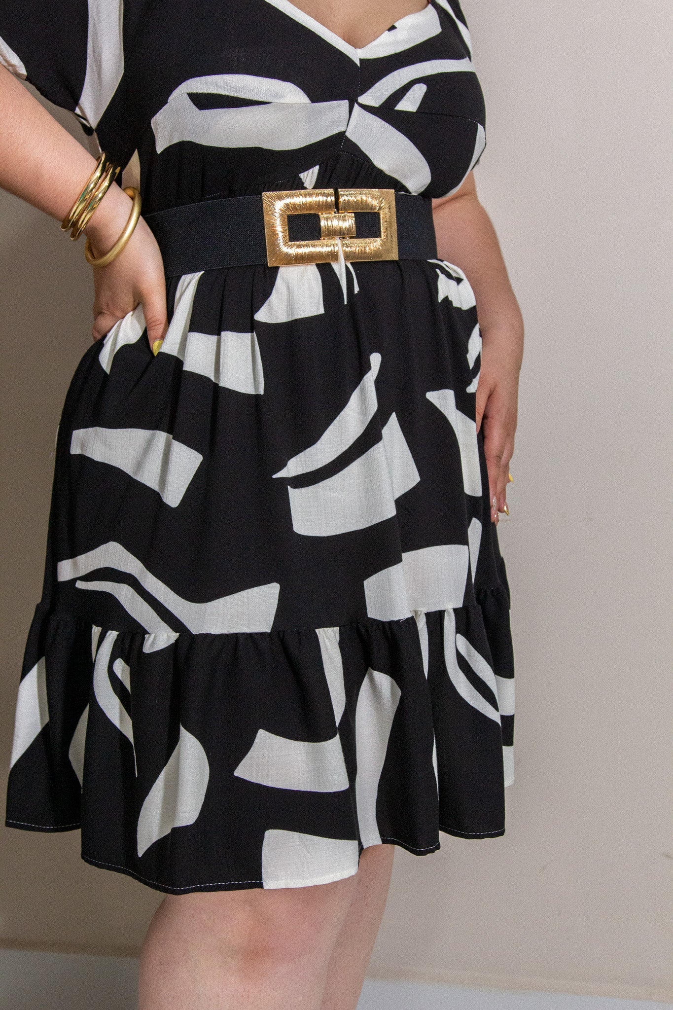 Vestido Corto Curvy Abstracto Manga Globo Cinto Tela Negro Blanco