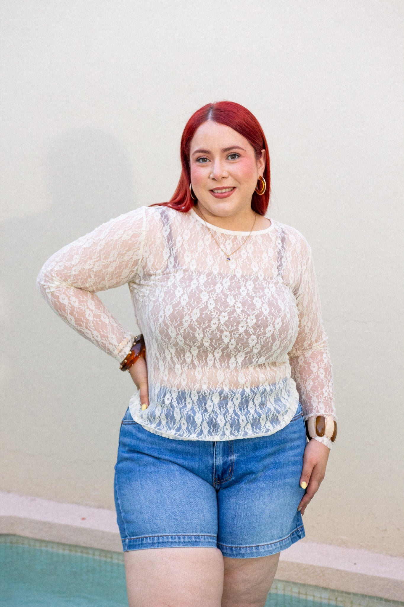 Blusa Curvy Encaje Floral Translúcida Manga Larga Beige