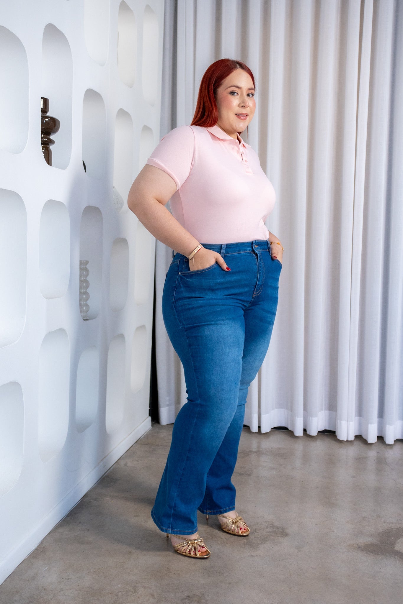 Jeans Curvy Campana Tiro Alto Liso Medio