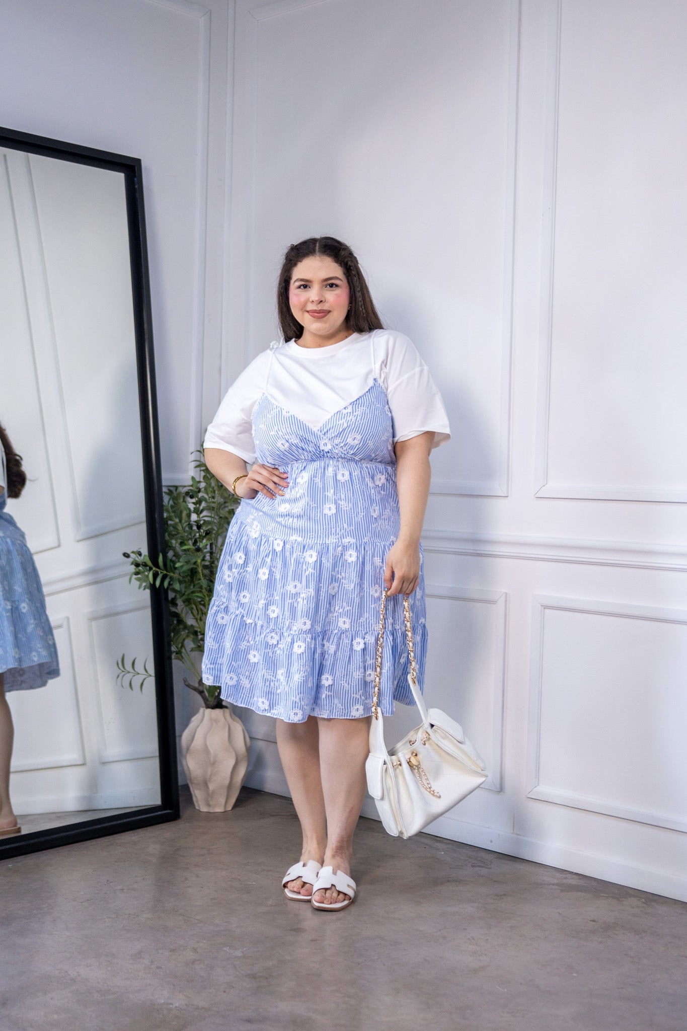Vestido Curvy Midi Escalonado Rayas y Flores Azul Cielo