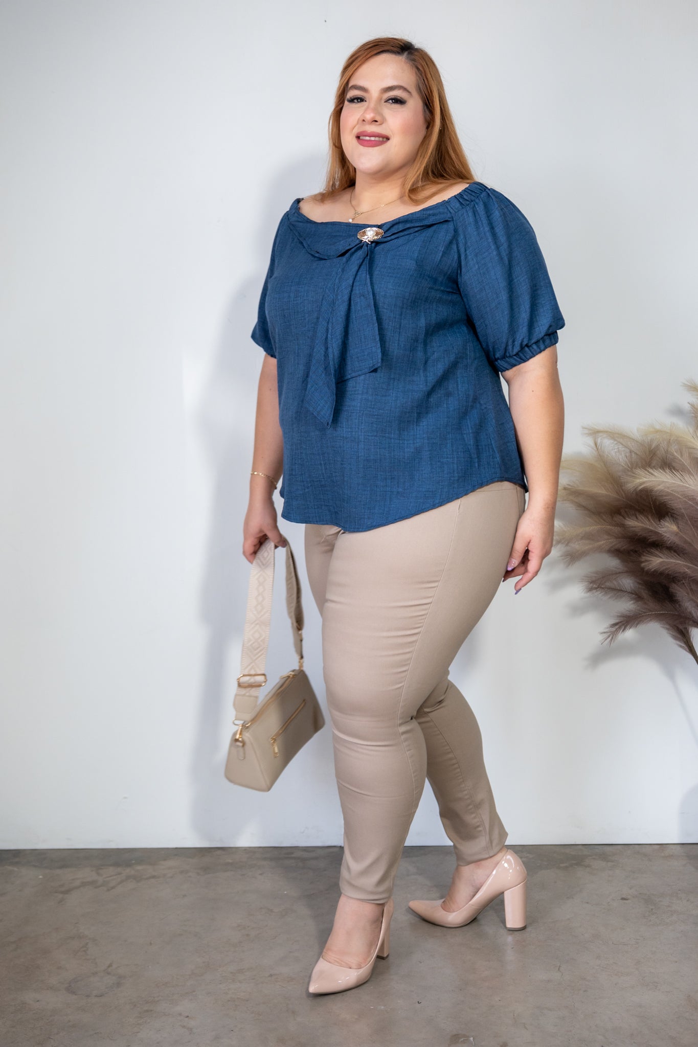 Blusa off shoulder c/boton