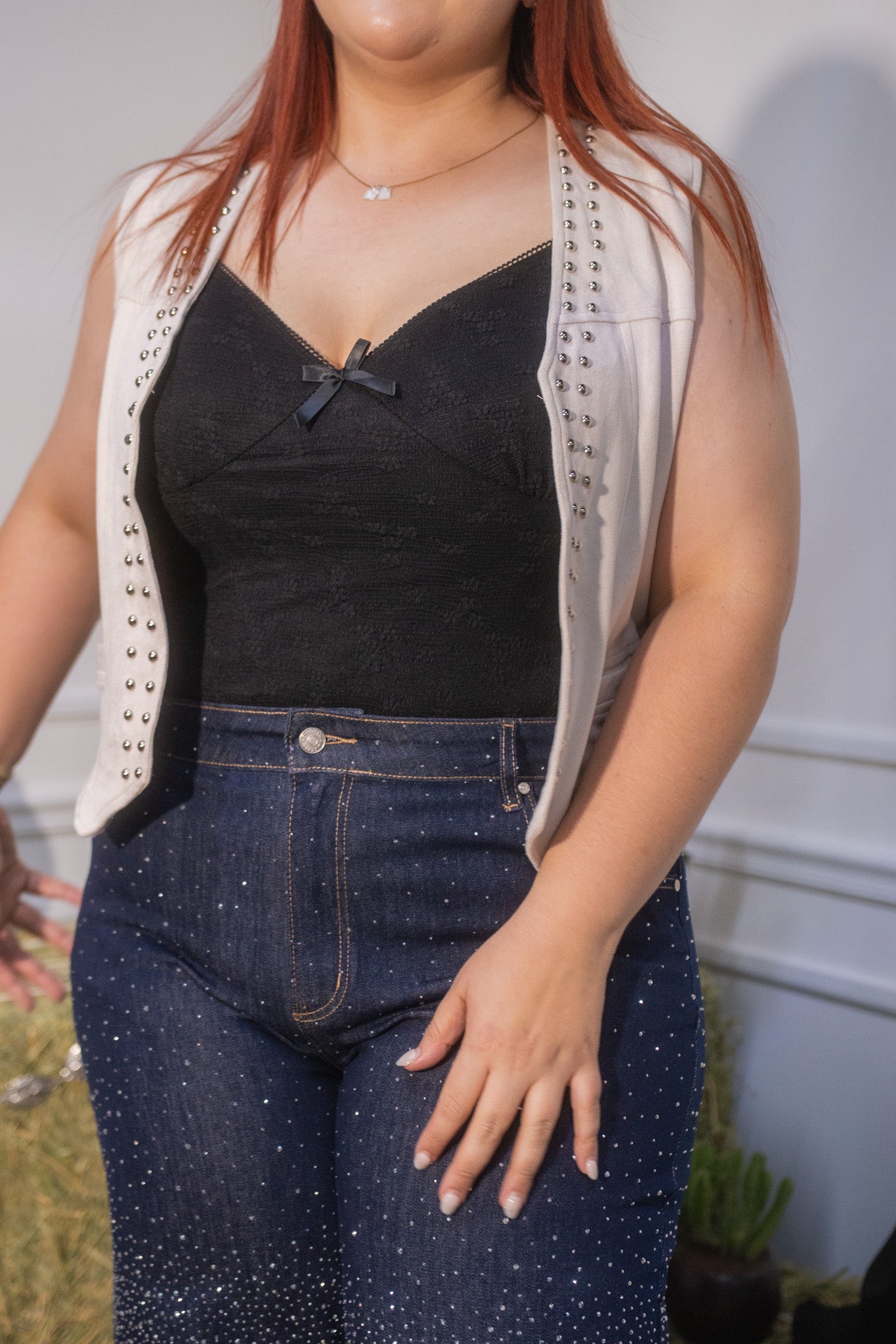 Jeans recto con piedras osc