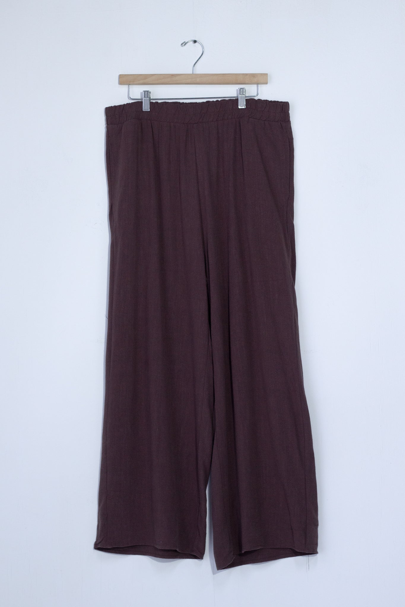 Pantalon lino liso cafe