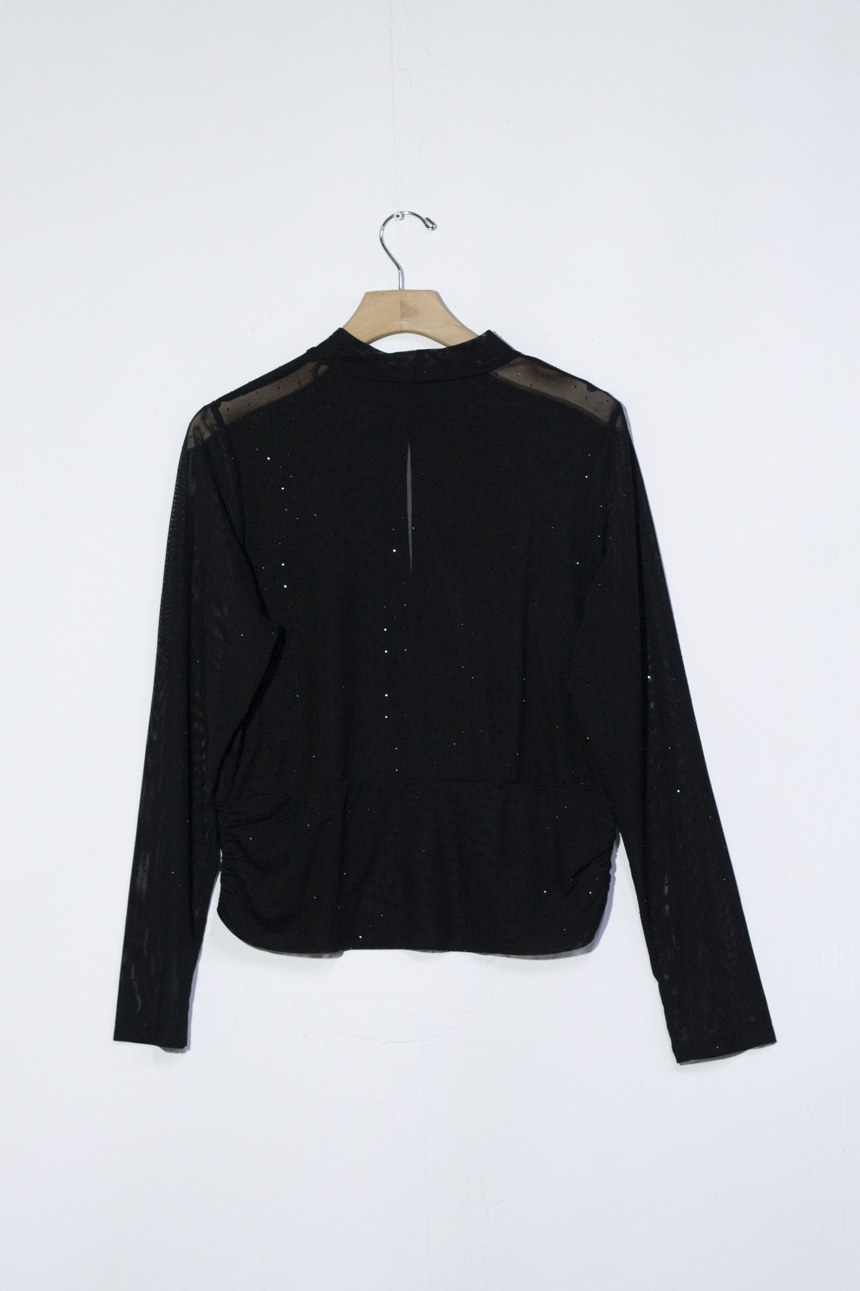 Blusa mesh con piedras neg