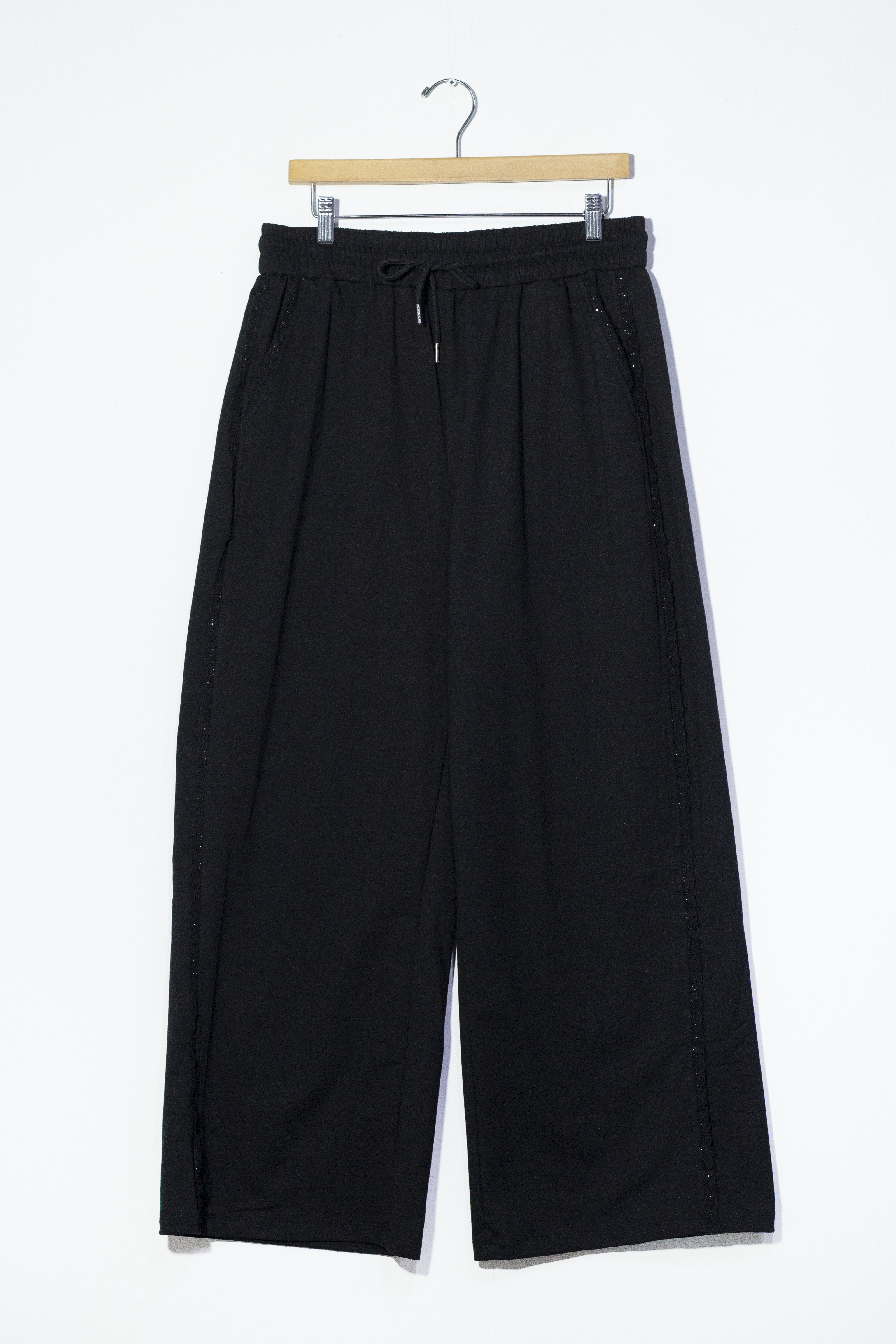 Pants detalles piedras neg