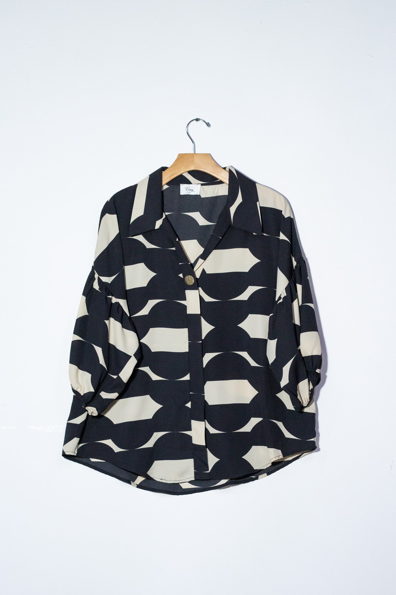 Blusa con botones estampada