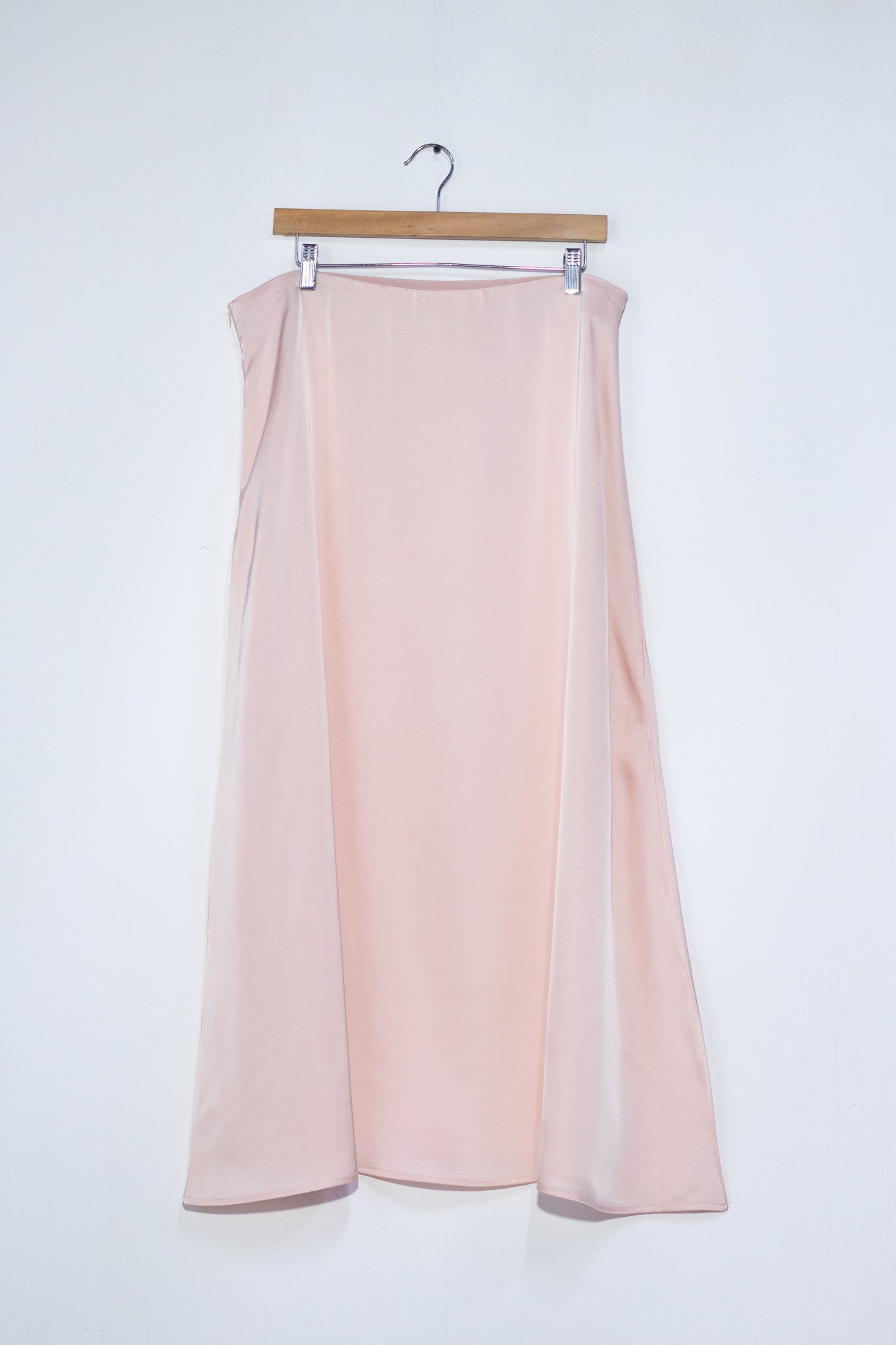 Falda satin rosa
