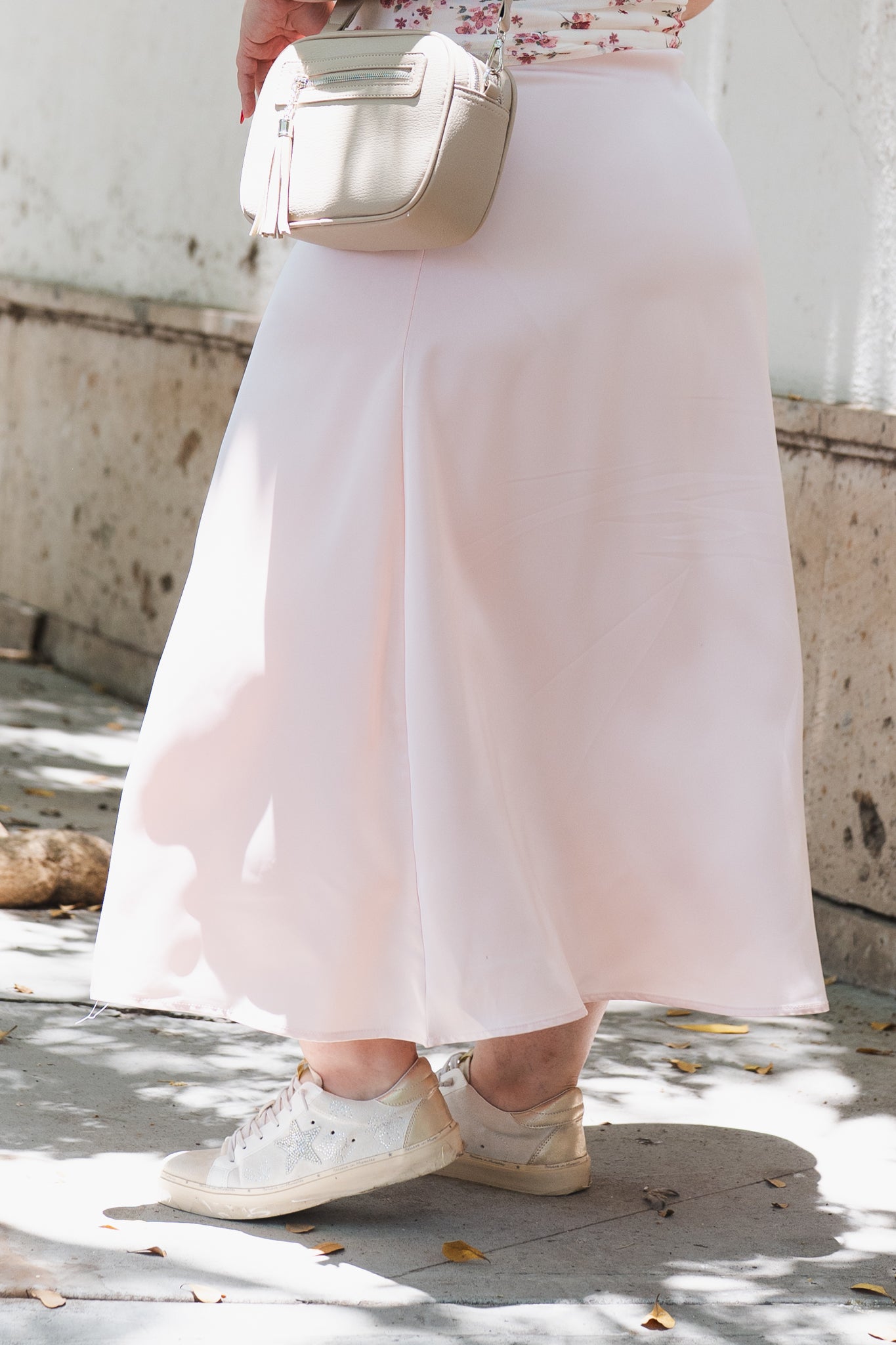 Falda satin rosa